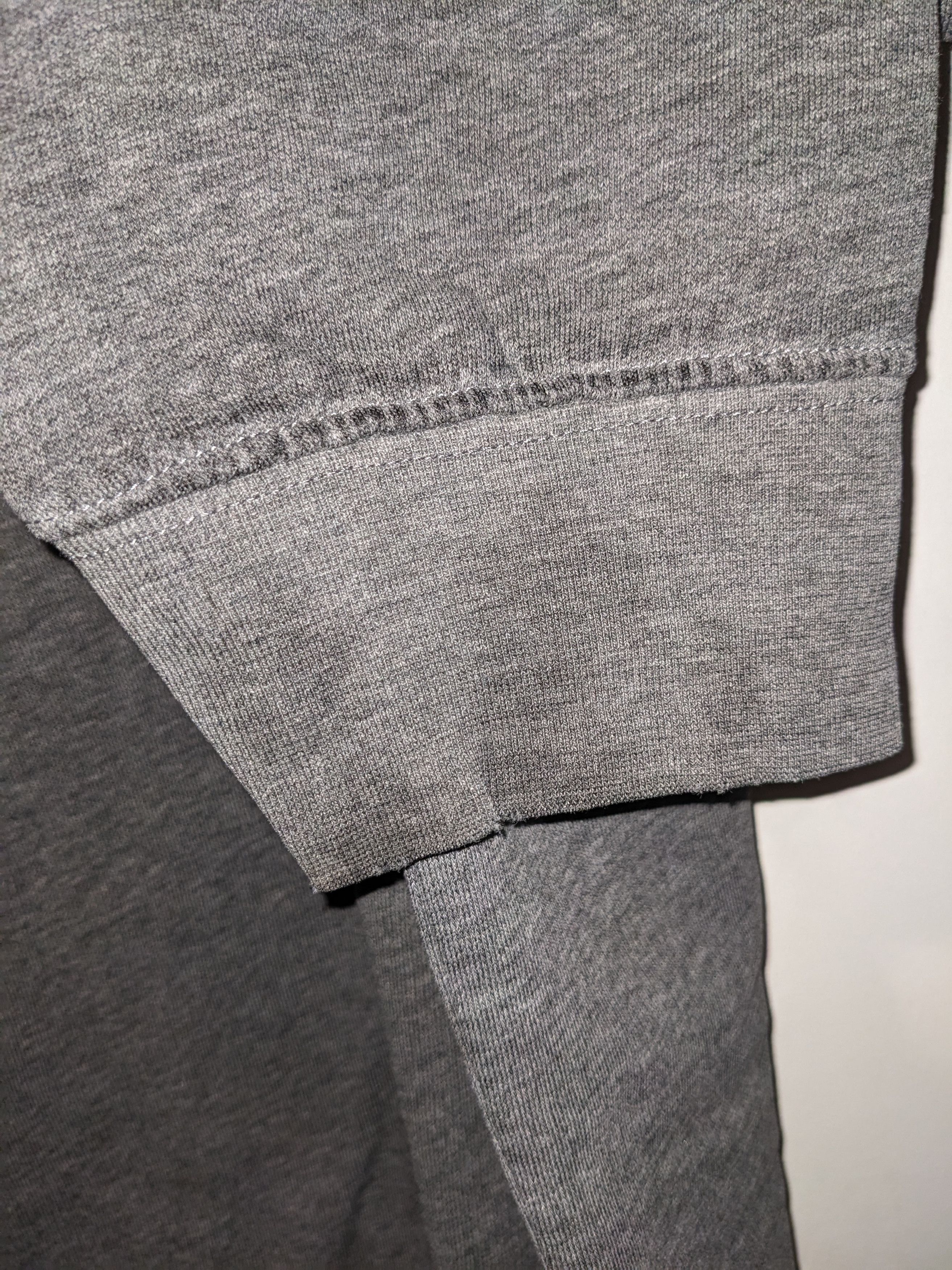 Nike Vintage Y2K Nike Mini Swoosh Essential Large Sweatshirt Size US L / EU 52-54 / 3 - 6 Thumbnail