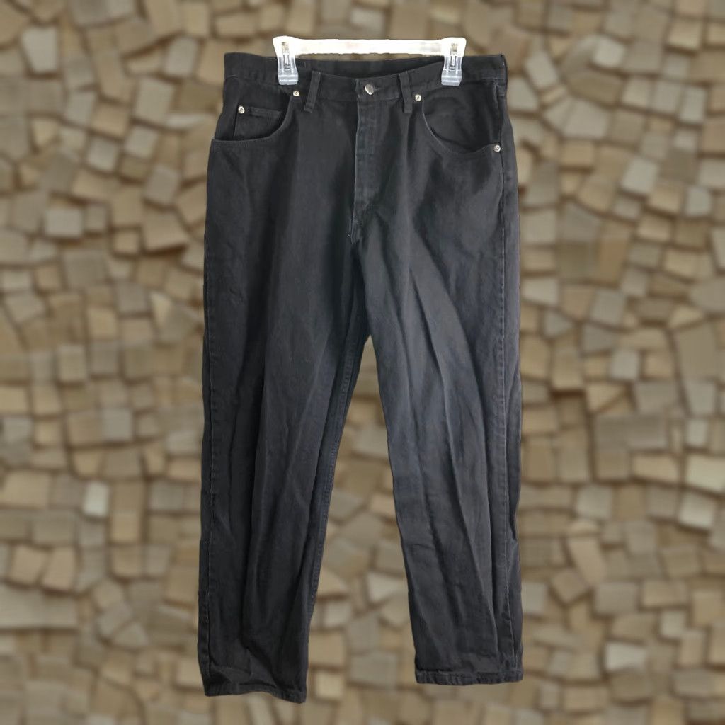 Wrangler Wrangler Mens Size 36x32 Jeans Dark Wash Black Denim Straight Leg Mid Rise Premium Wool? (No) Size US 36 / EU 52 - 1 Thumbnail
