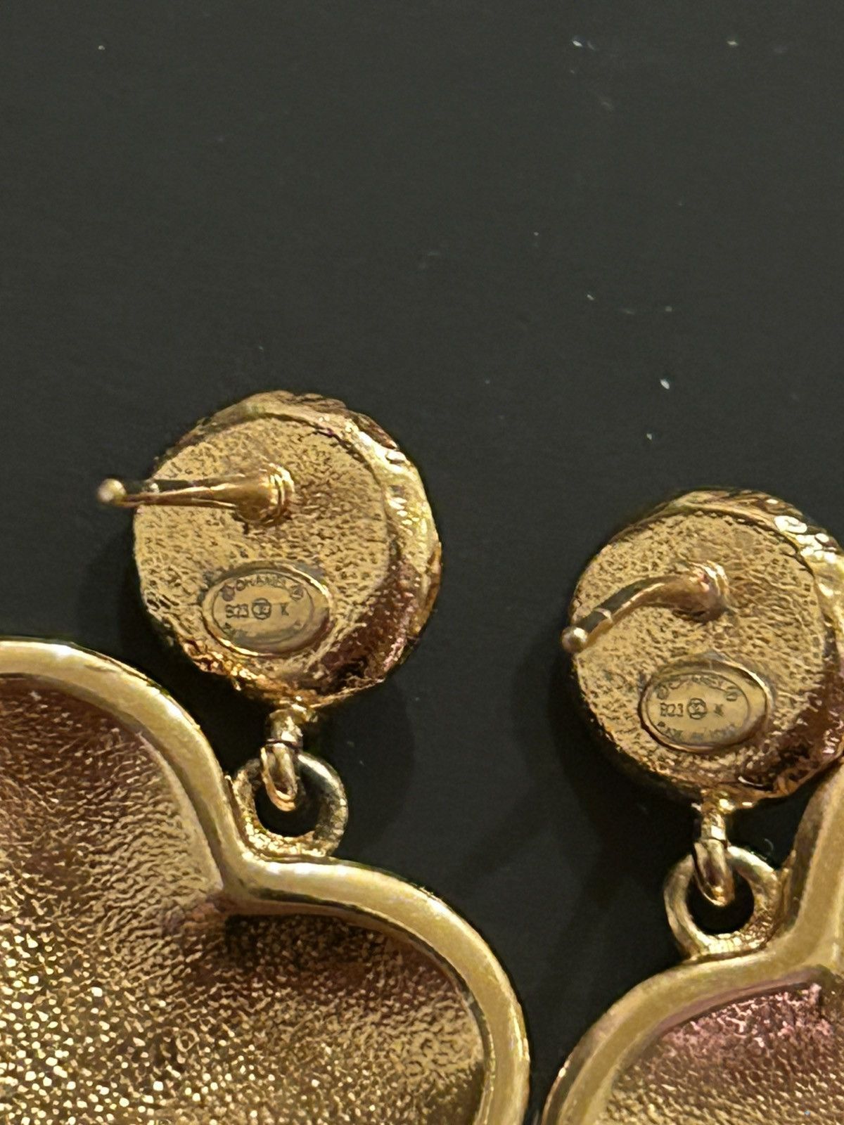 Chanel Chanel Heart Shaped CC Black Enamel, Faux Pearl Earrings Size ONE SIZE - 7 Thumbnail