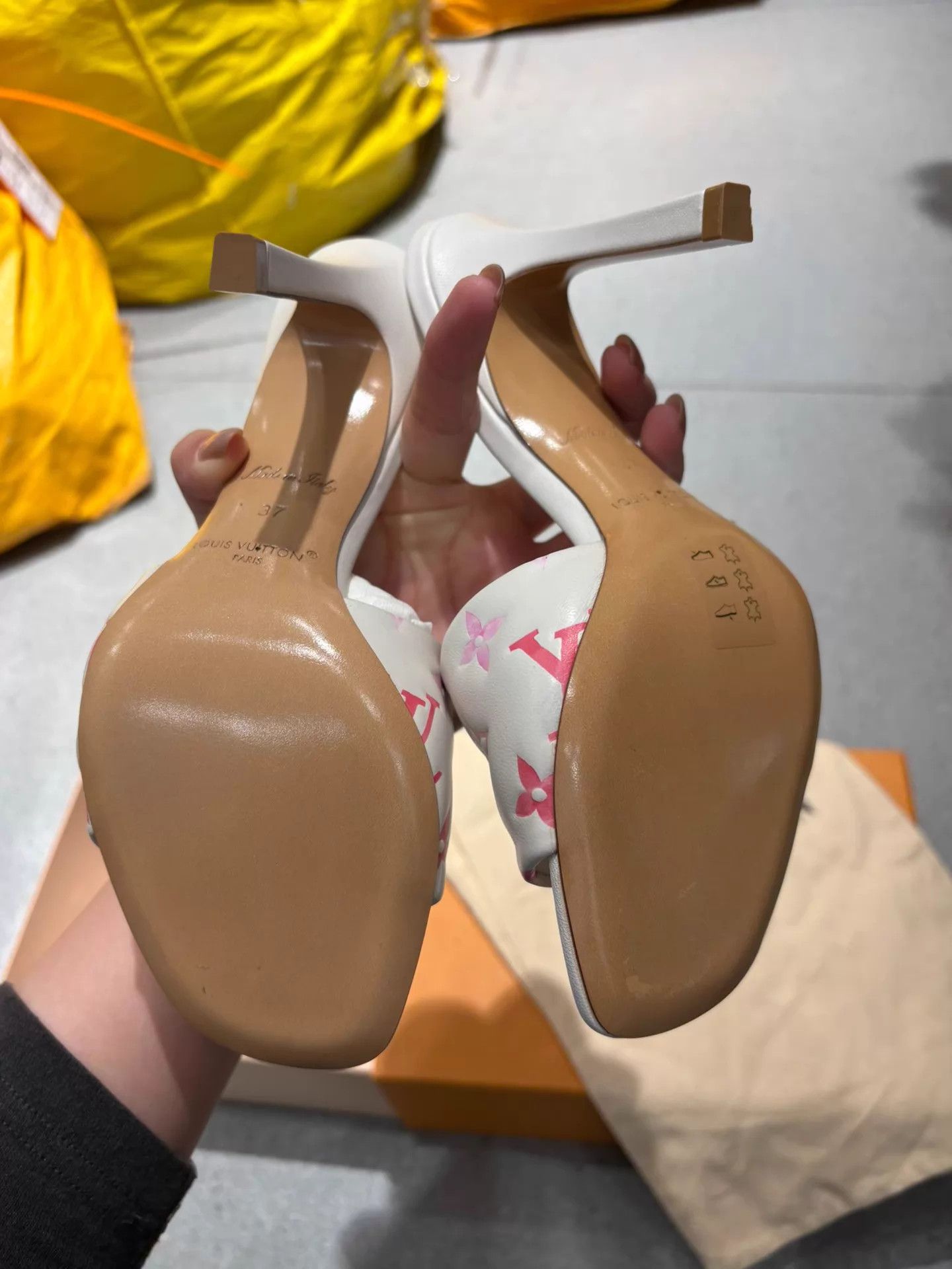 Louis Vuitton LV Pink & White Embossed Monogram Heels 37 New Box Size US 6.5 / IT 36.5 - 4 Thumbnail