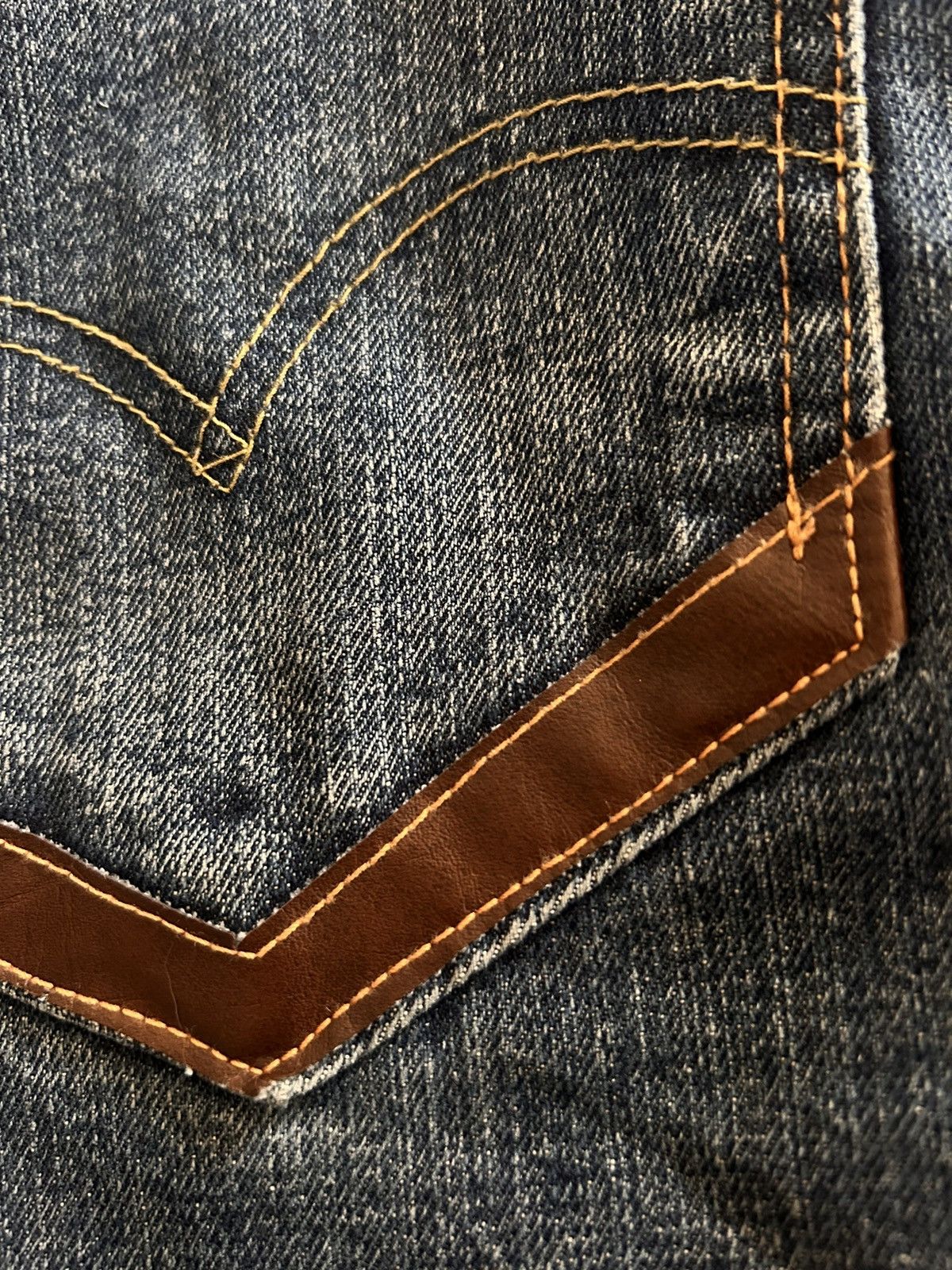Levi's × Levi's Vintage Clothing Rare Levi’s 501XX Japan Leather V W34 L34 Vintage Denim Size US 34 / EU 50 - 7 Thumbnail