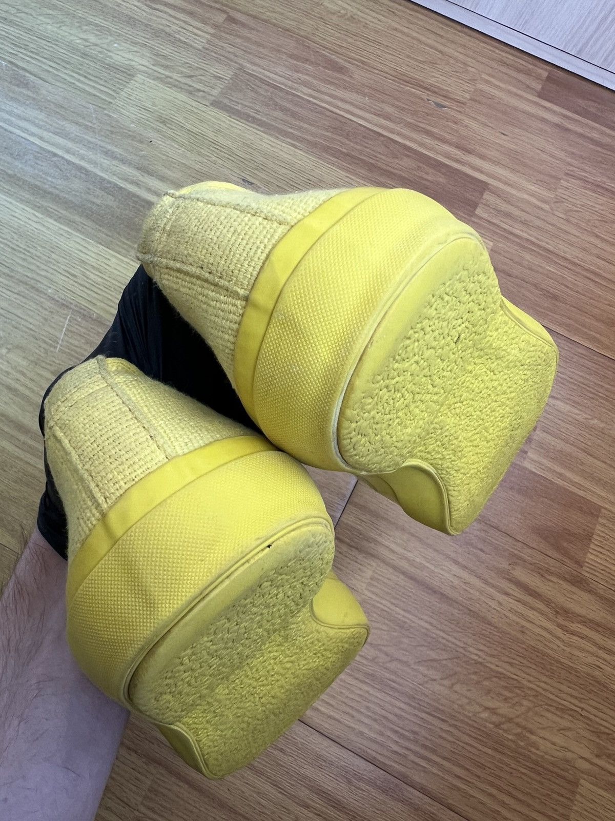 Yohji Yamamoto Yohji Yamamoto SS98 Elton John Slip-On Sneakers Size US 9 / EU 42 - 14 Thumbnail