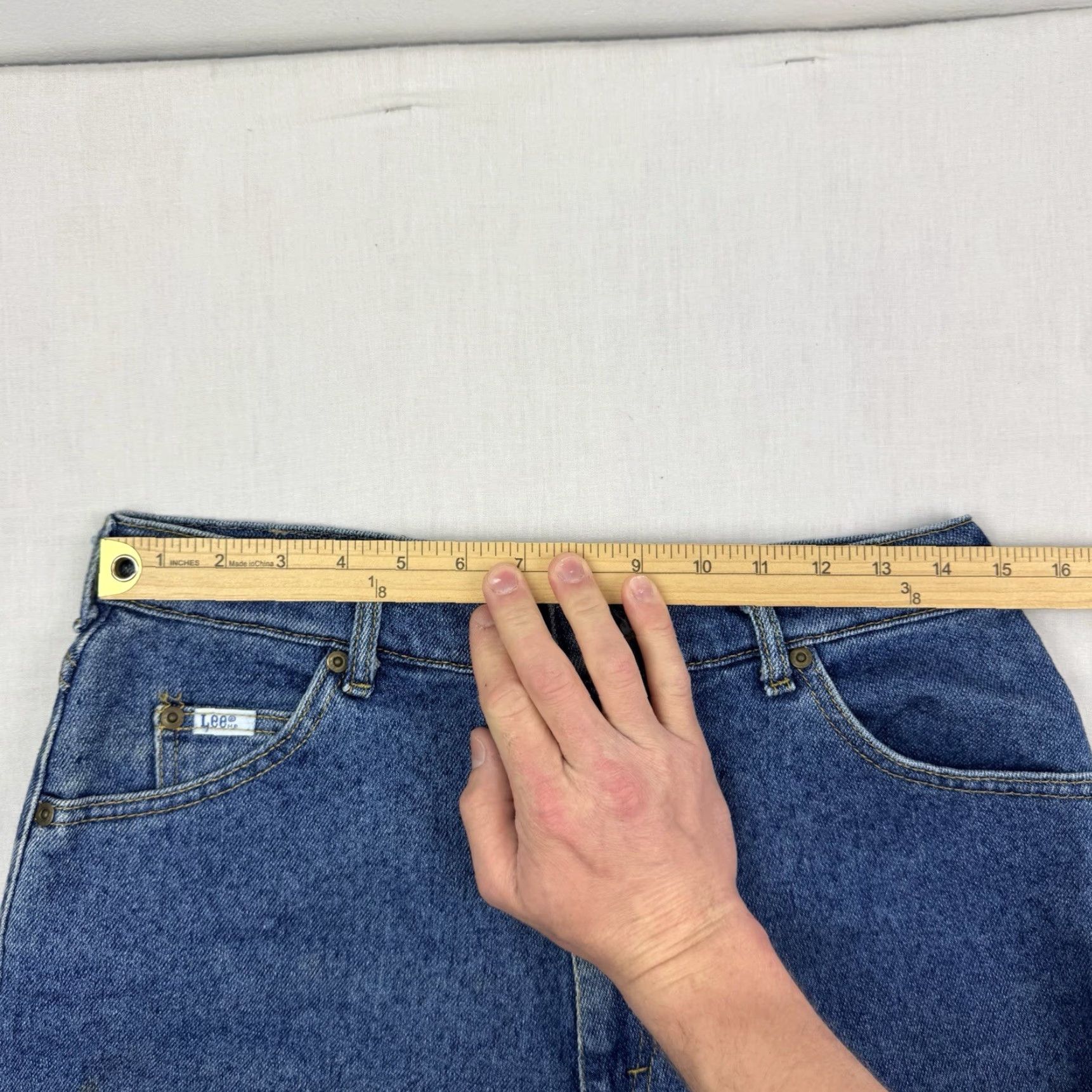 Lee VINTAGE Lee Jeans Womens 14 Med High Rise Mom Jeans High Waisted 90s USA Blue 30 in Inseam 14 Regular Rise High Womens Jeans 90s USA Lee Regular Size 36" / US 14 / IT 50 - 7 Thumbnail