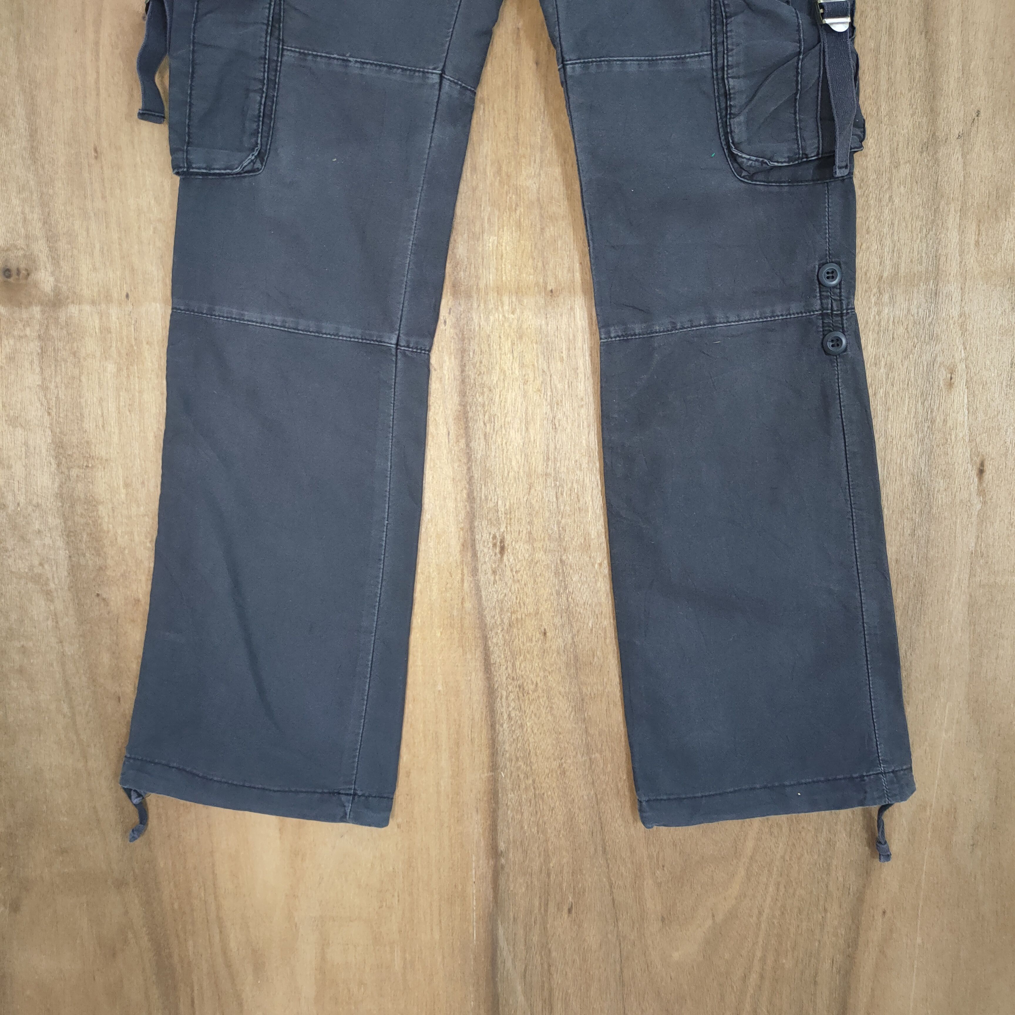 Japanese Brand VINTAGE FLASH REPORT FLARE FADED BLACK CARGO PANTS Size US 30 / EU 46 - 4 Thumbnail
