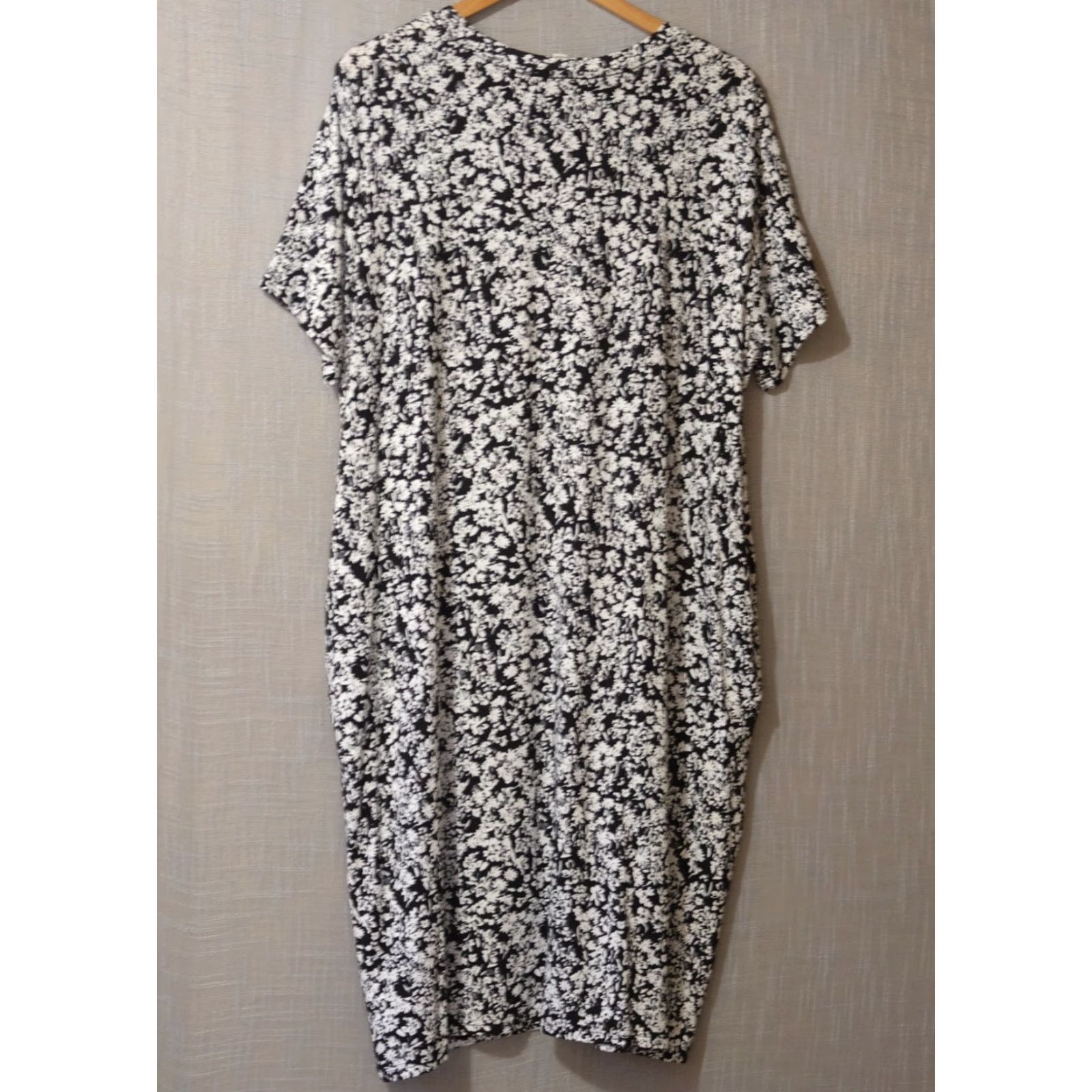Vintage Terra & Sky Floral Dress Pockets Women's 1X Midi Short Sleeve Round Neck Black/White Stretch Super Soft Nwot! Size XL / US 12-14 / IT 48-50 - 4 Thumbnail