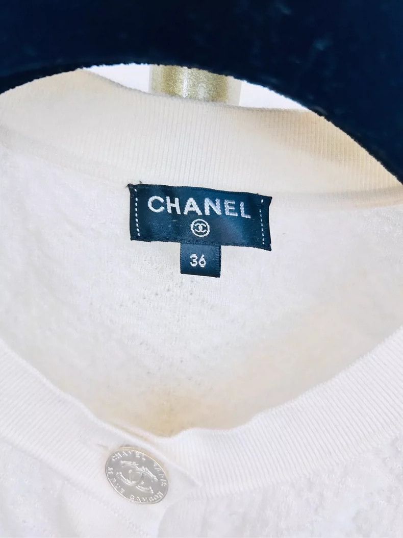 Chanel Chanel Round-neck knitted cardigan sweater Size XS / US 0-2 / IT 36-38 - 4 Thumbnail
