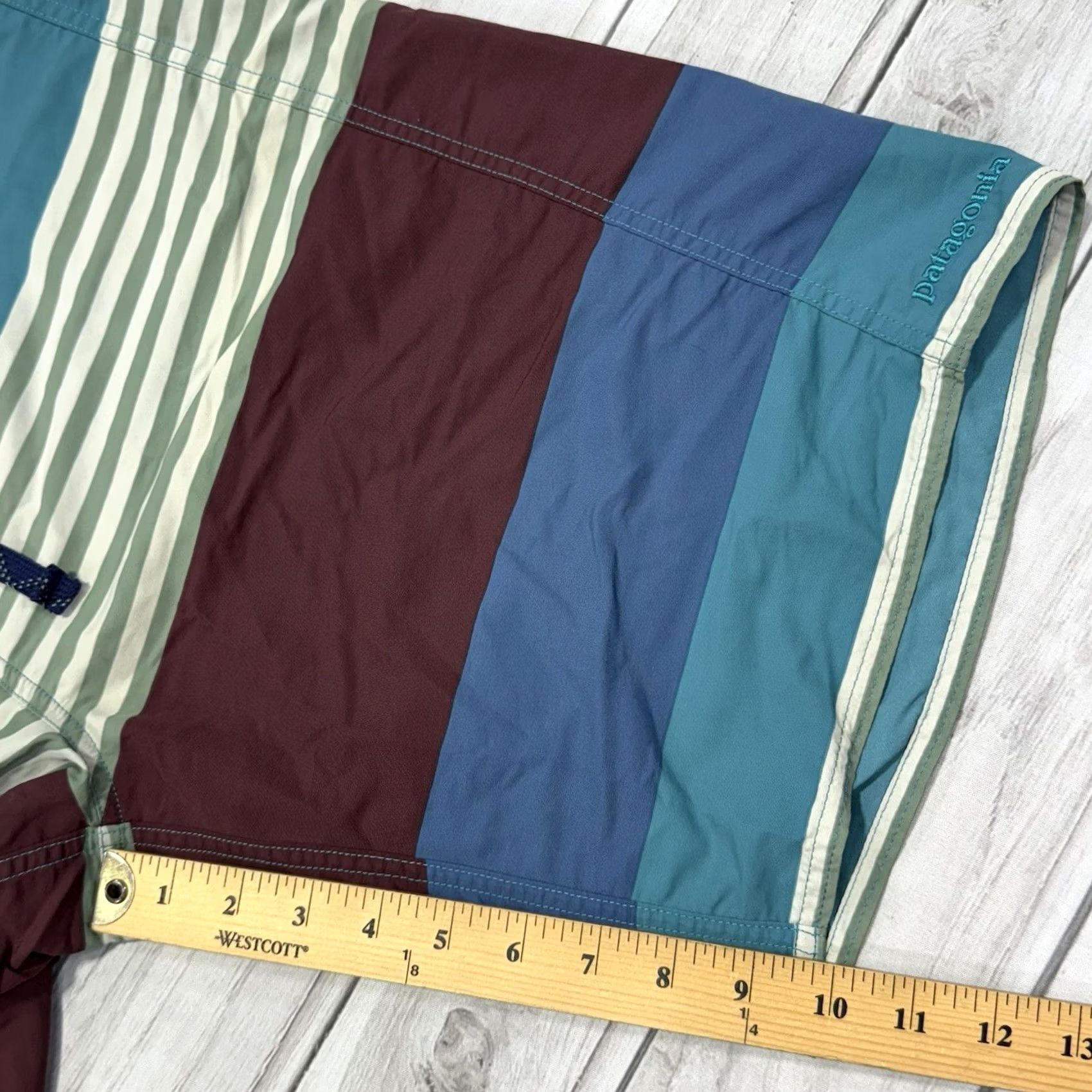 Patagonia Patagonia Board Shorts Mens 34 Blue Striped Swim Trunks Bathing Suit 10" Board Shorts 34 Blue Mens Shorts Beach Swim Surf Vacation Size US 34 / EU 50 - 7 Thumbnail