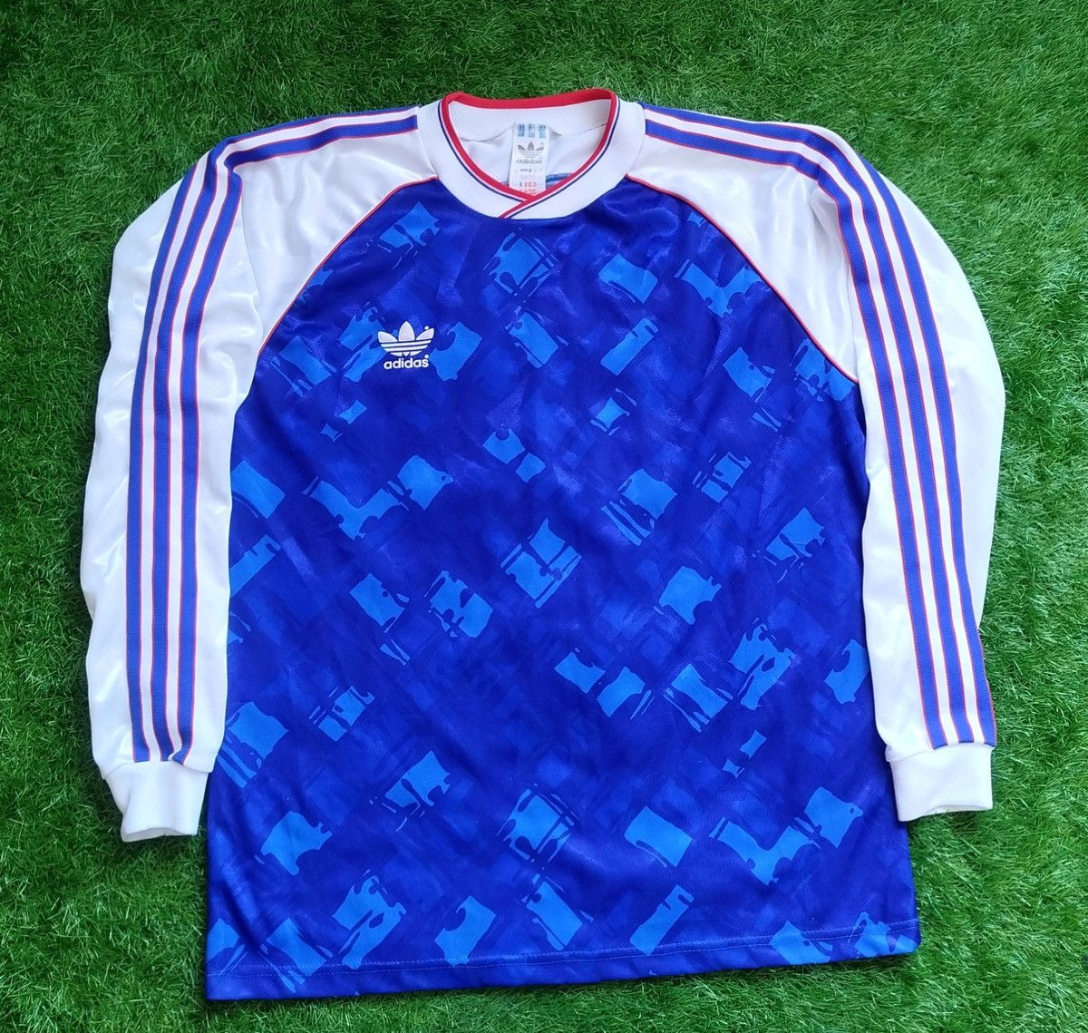 Adidas Adidas 1990/1992 vintage football shirt long sleeve template Size US M / EU 48-50 / 2 - 1 Thumbnail