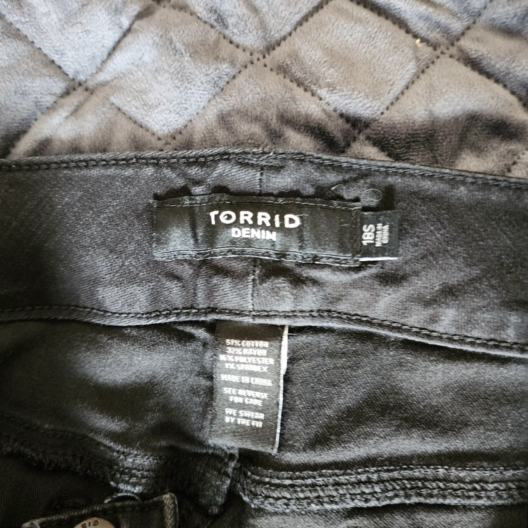 Torrid Torrid 18S Black Denim Straight Leg Jeans Stretch Plus Pants Womens Size 40" / US 18 - 3 Thumbnail