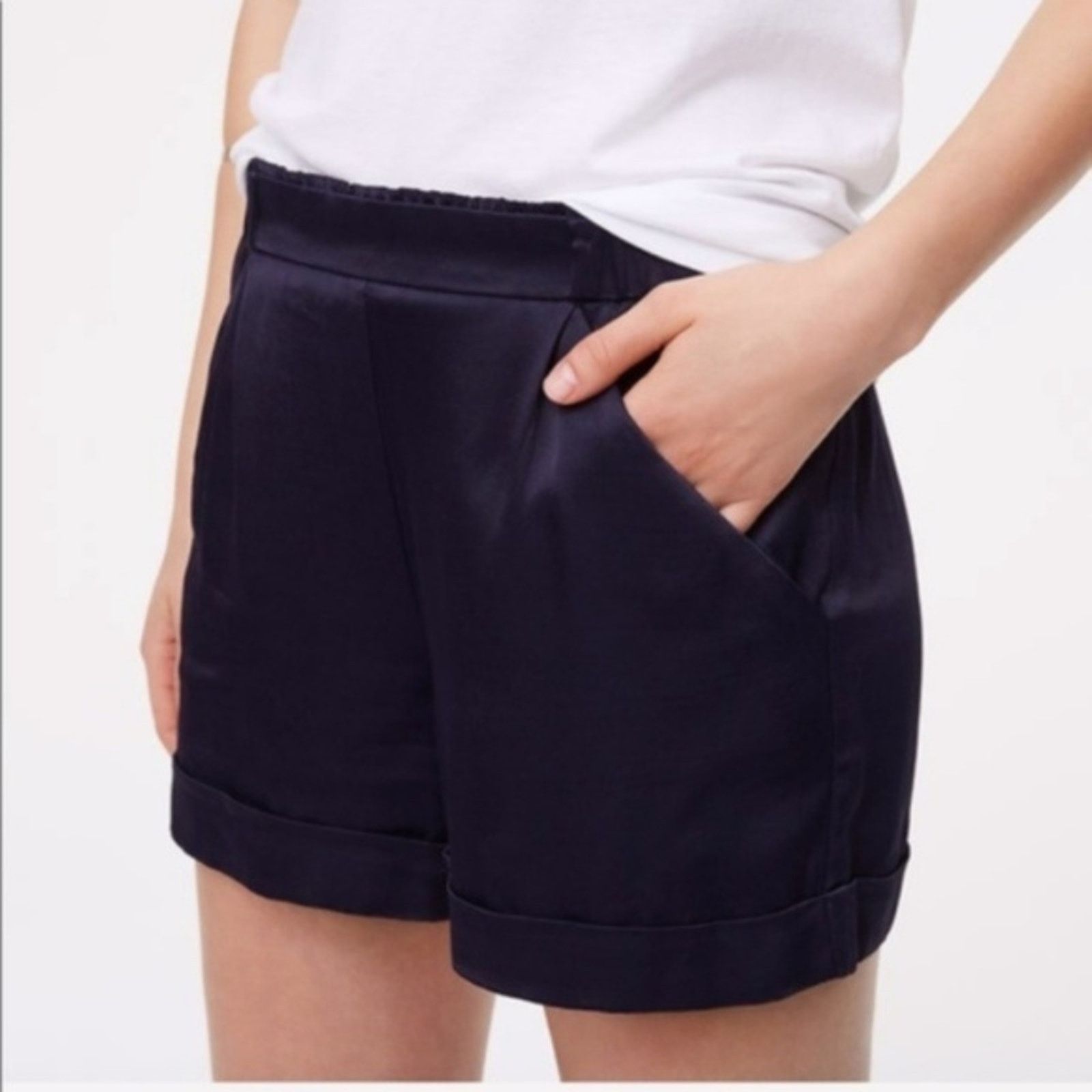 Loft LOFT Comfy Satin Shorts Size 27" / US 4 / IT 40 - 1 Thumbnail
