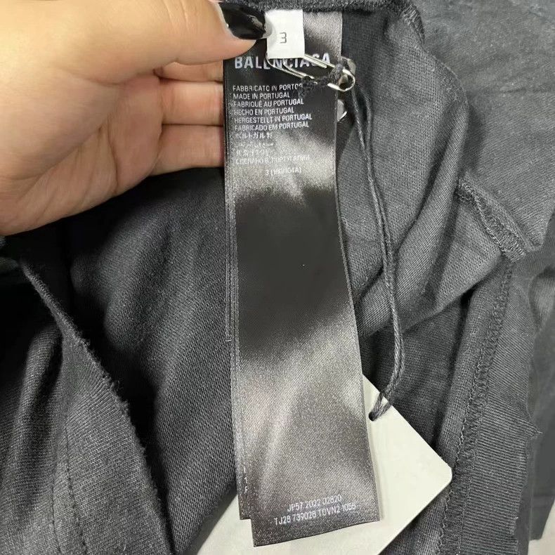 Balenciaga Balenciaga Black letter embroidery badge round neck short Size US L / EU 52-54 / 3 - 3 Thumbnail