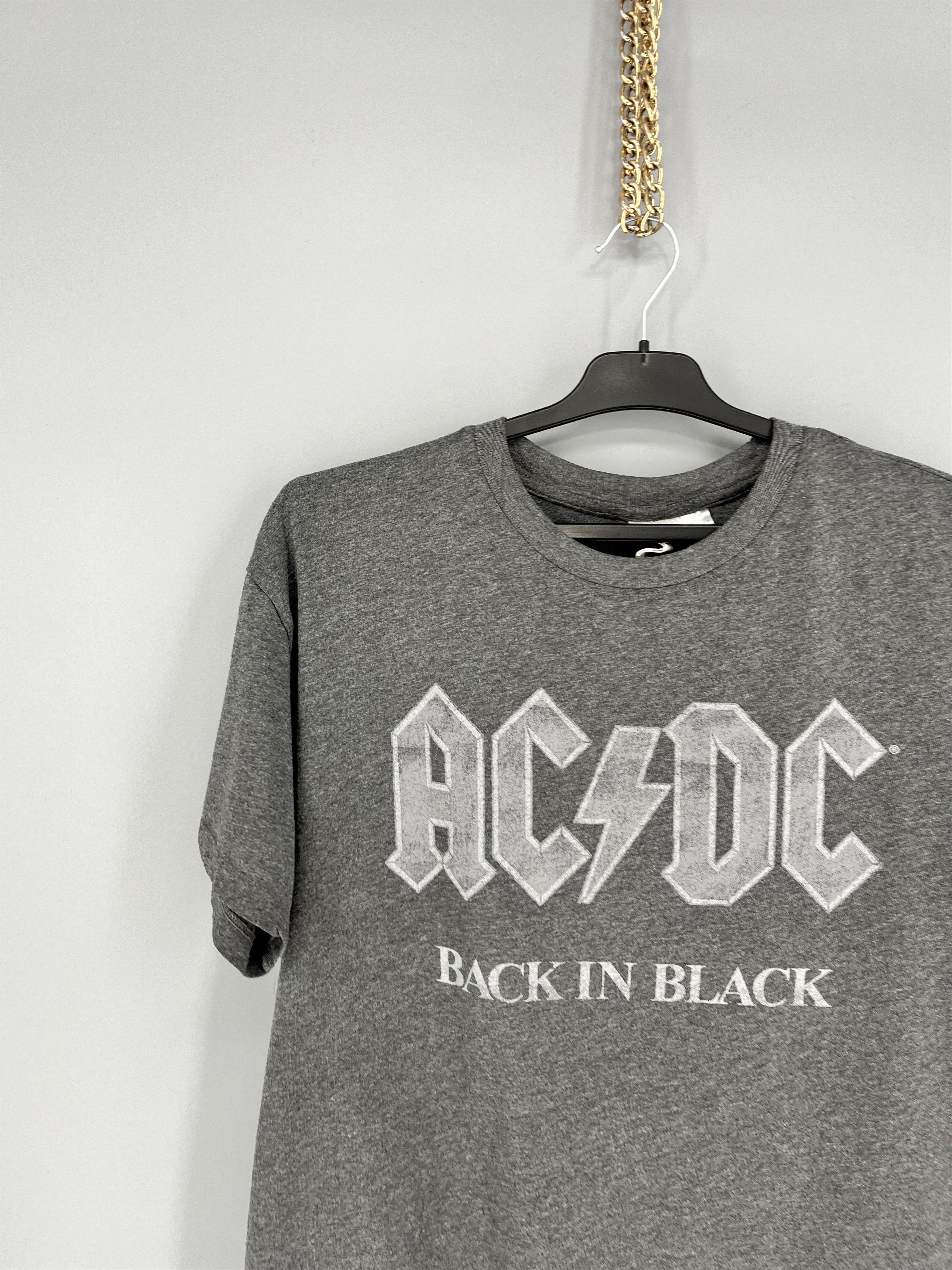 Band Tees Vintage Y2K ACDC "Back in Black" T-Shirt Rock Band Size XL Size US M / EU 48-50 / 2 - 4 Thumbnail