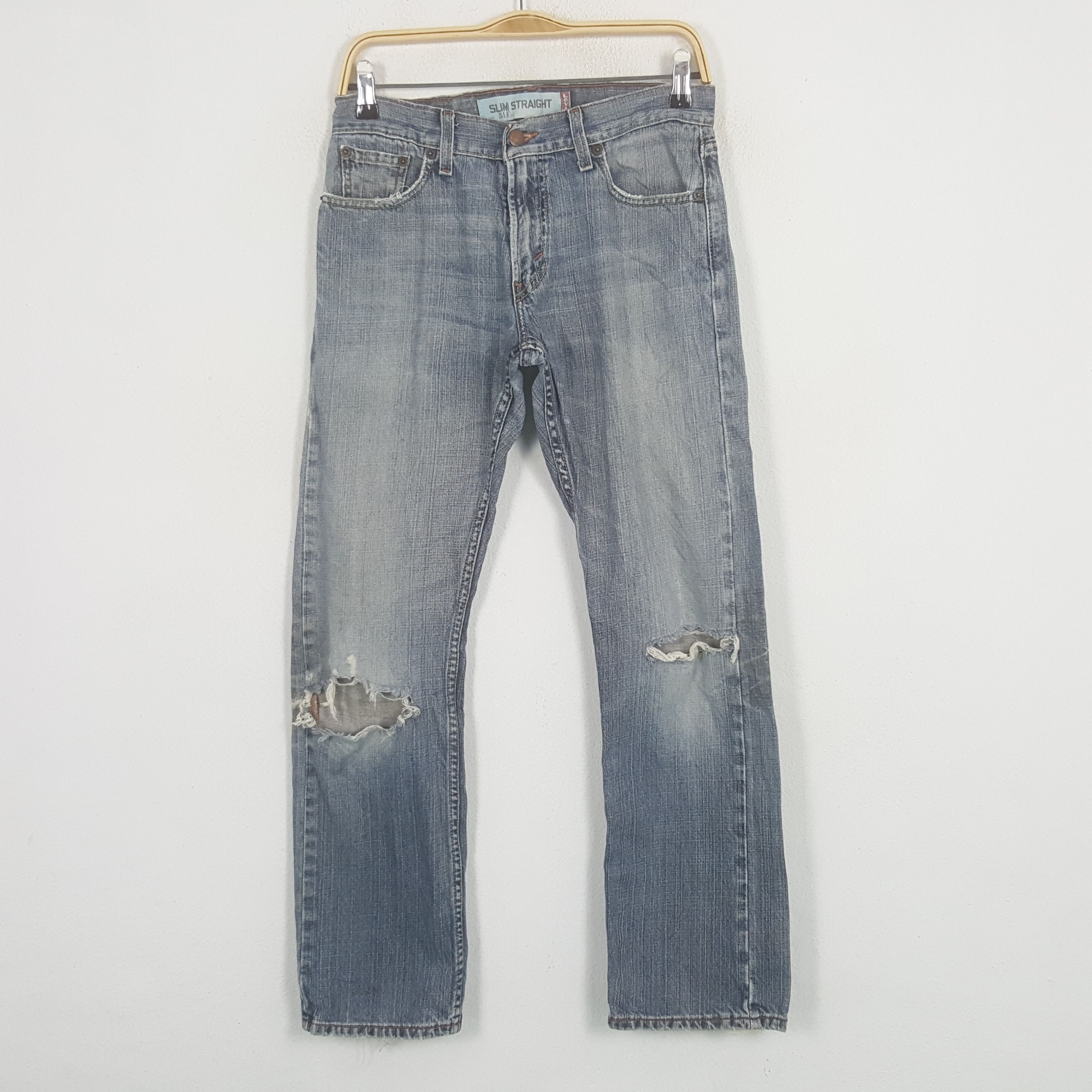 Vintage Levi's Slim Straight Distressed Jeans