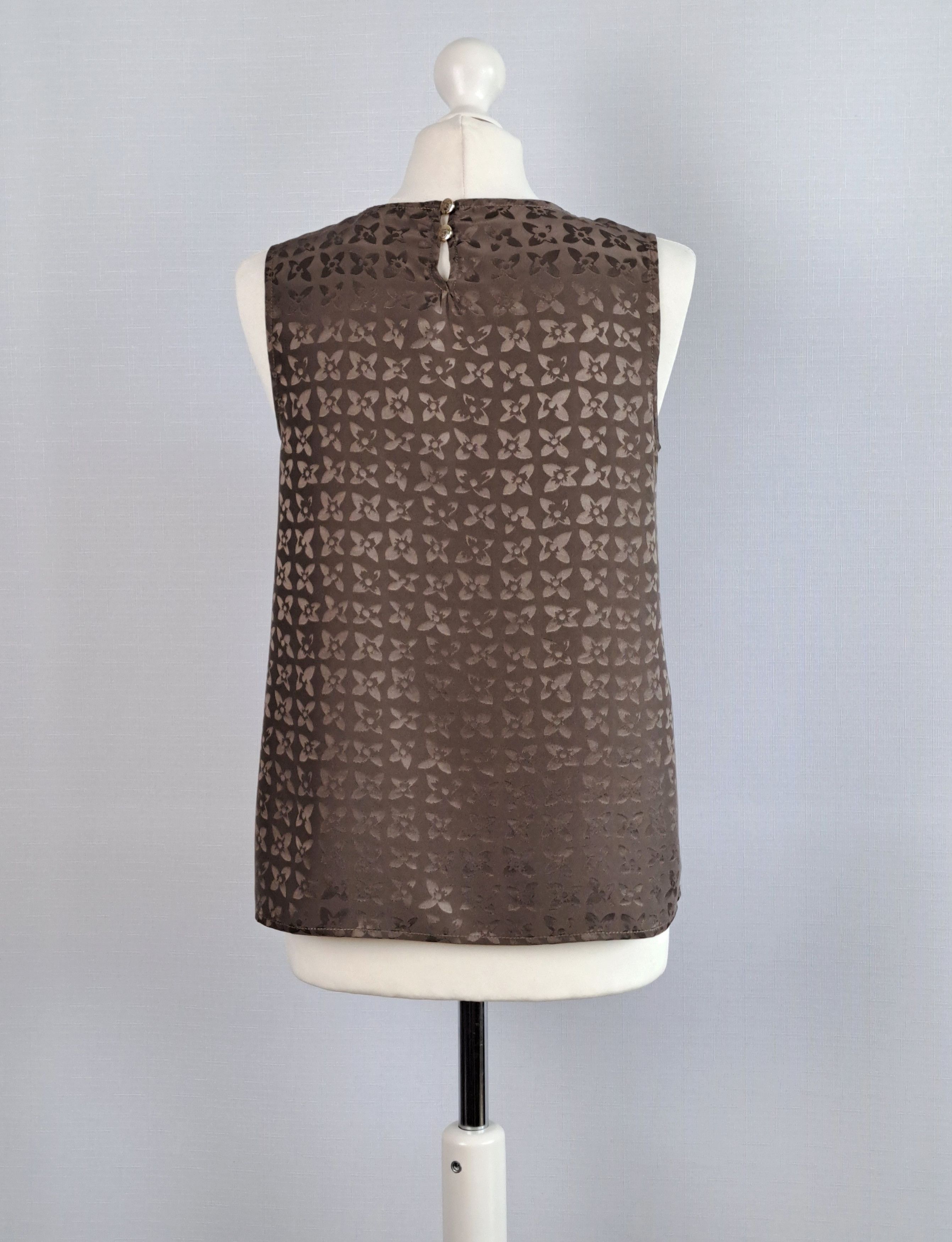 Marc by Marc Jacobs Marc by Marc Jacobs ruffle silk blouse. Size XS Size XS / US 0-2 / IT 36-38 - 5 Thumbnail
