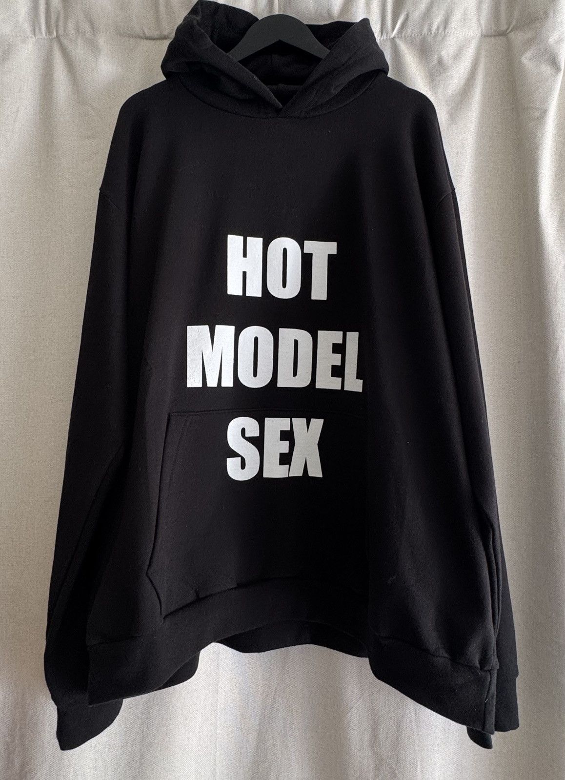 Hot Model Sex Hot Model Sex Black Graphic Screen Print Hoodie Rare Size XL Size US XL / EU 56 / 4 - 1 Thumbnail