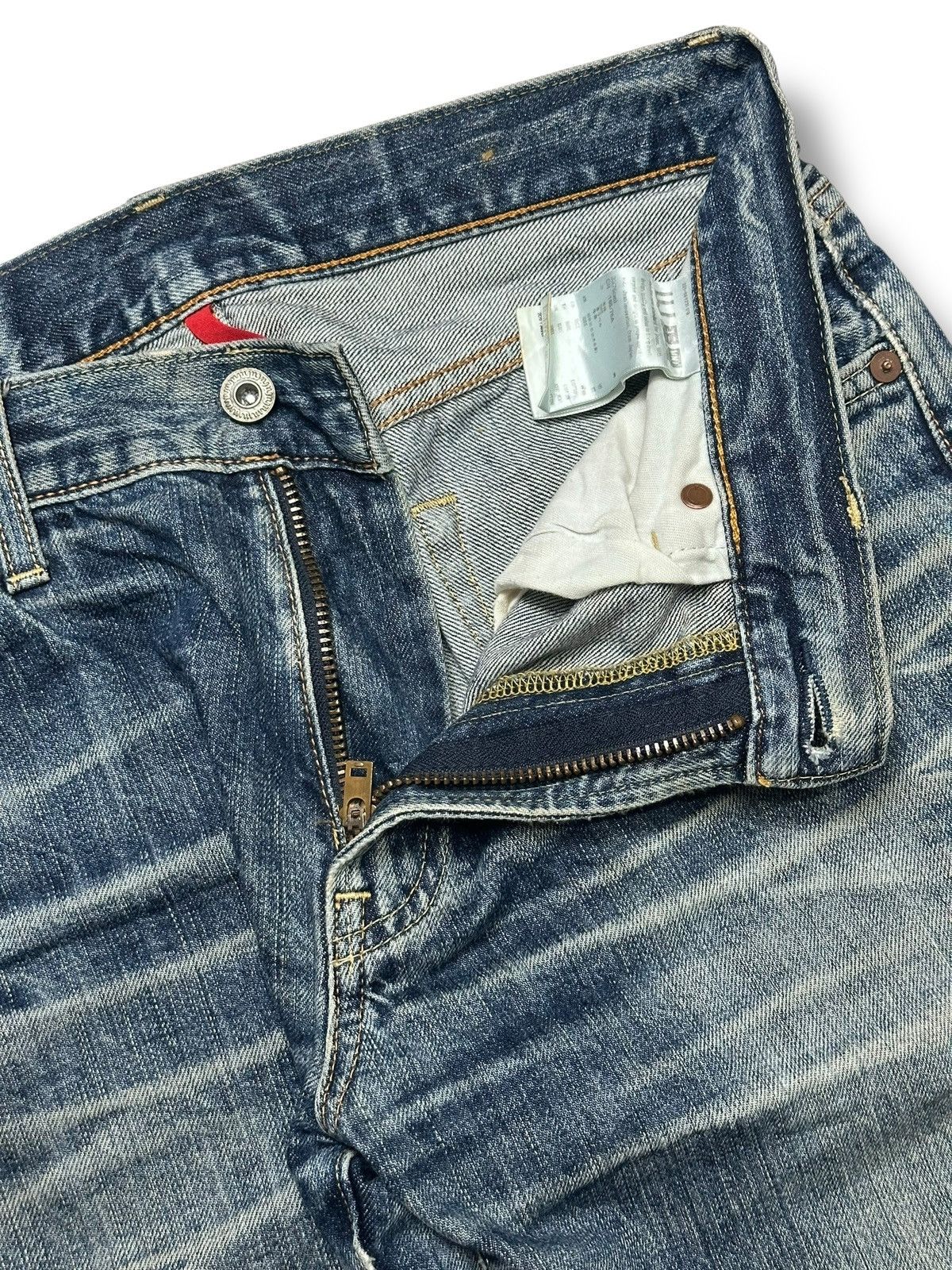 Uniqlo Vintage Uniqlo Distressed & Thunder Striked Vintage Looks Size US 32 / EU 48 - 9 Thumbnail