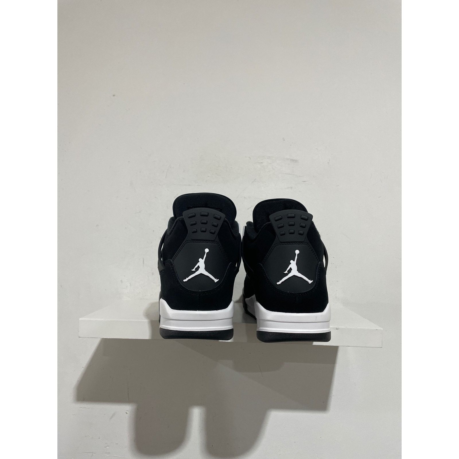 Nike NIKE JORDAN 4 WHITE THUNDER SIZE 8.5 PREOWNED Size US 8.5 / EU 41-42 - 3 Thumbnail