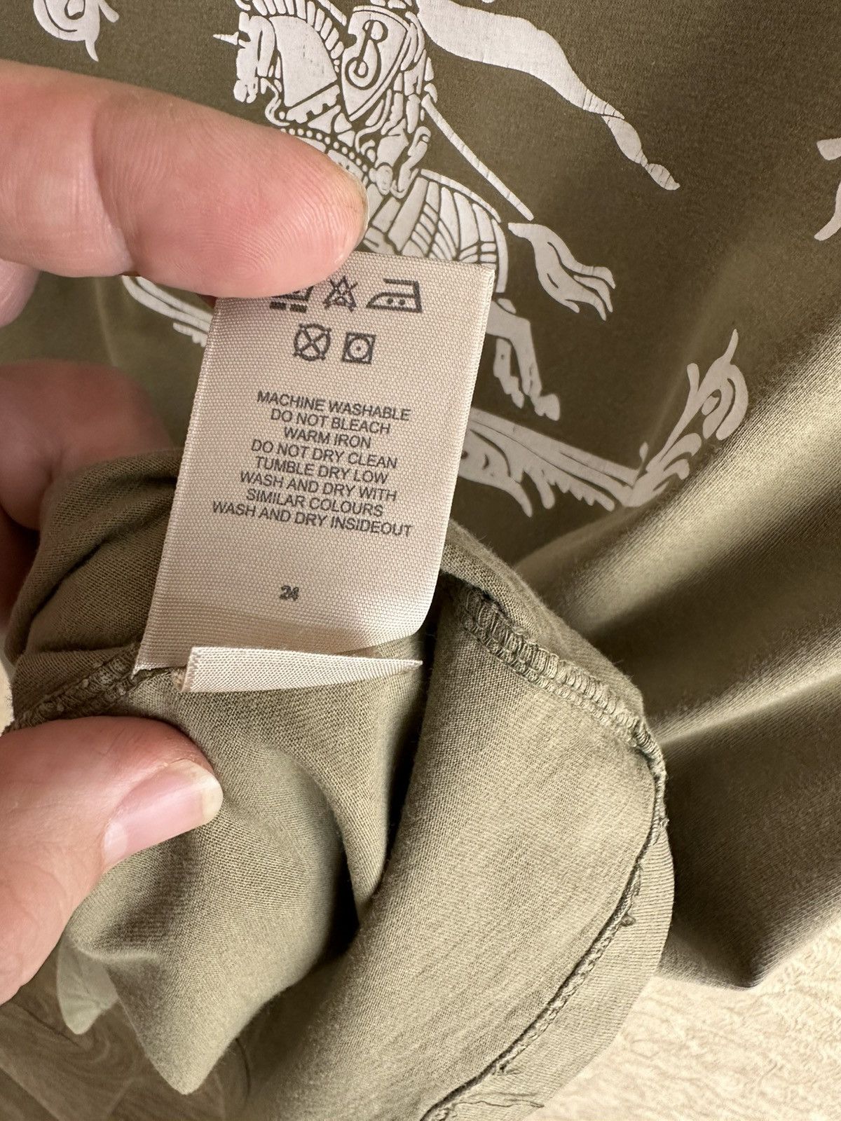 Burberry Burberry t shirt size M Size US M / EU 48-50 / 2 - 7 Thumbnail