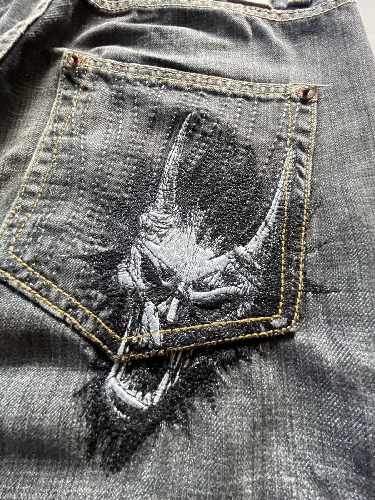 Japanese Brand × LOWBOX × Oni Oniarai Japan Embroidered Oni Japanese Folklore Denim Jeans Size US 30 / EU 46 - 6 Thumbnail