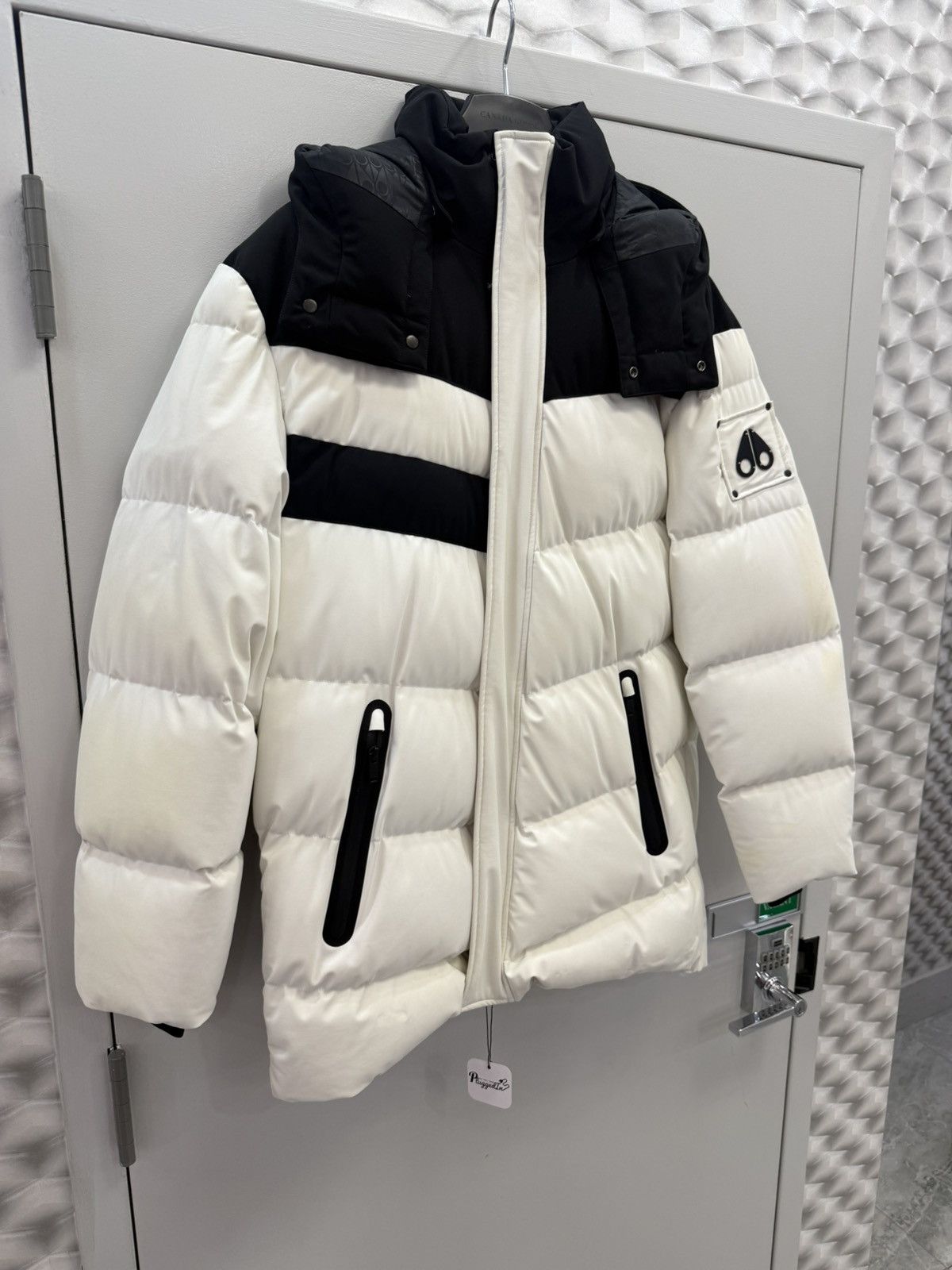 Moose Knuckles Moose Knuckles White Jacket Size US XL / EU 56 / 4 - 2 Thumbnail