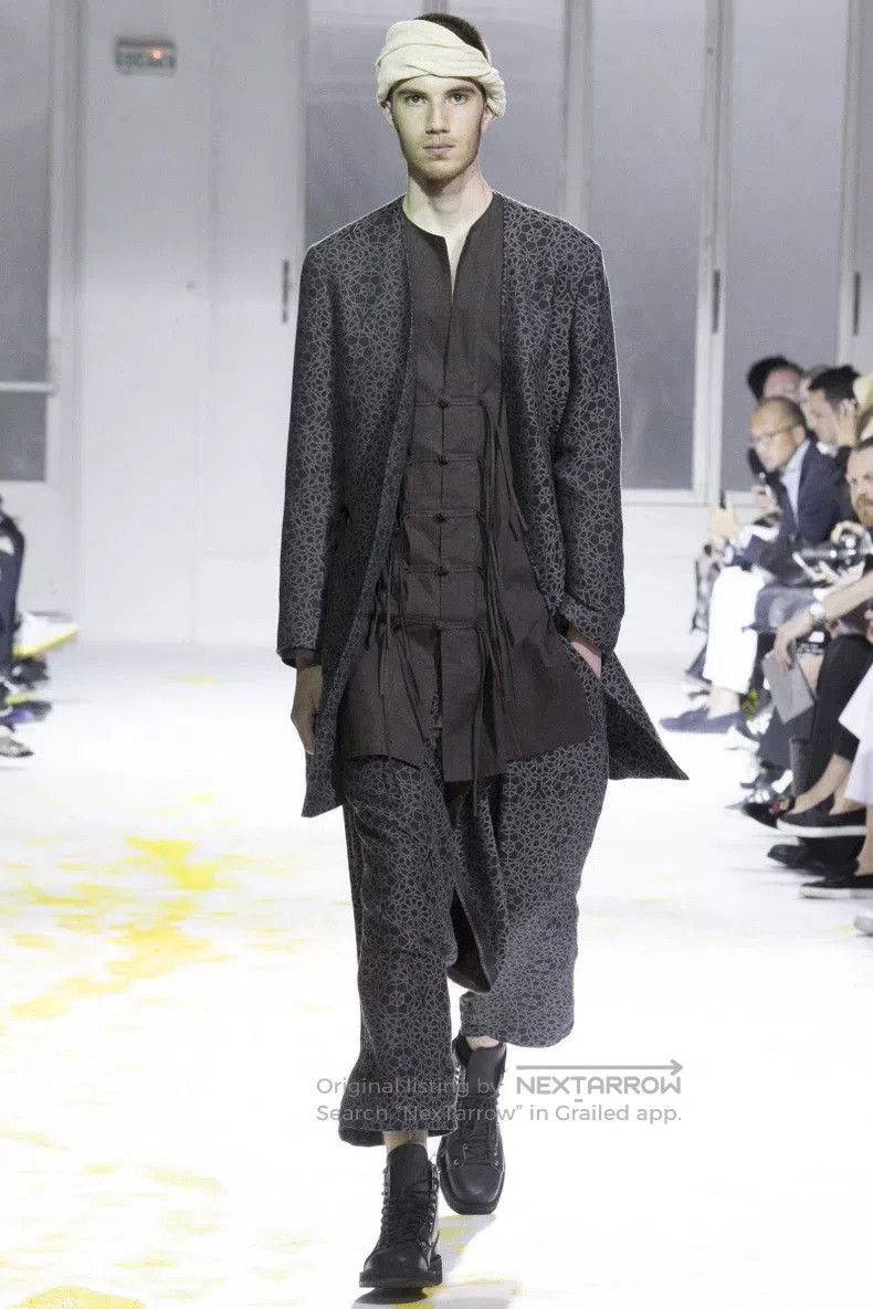Yohji Yamamoto Yohji Yamamoto Printed Kimono Coat. Size US XS / EU 42 / 0 - 7 Thumbnail