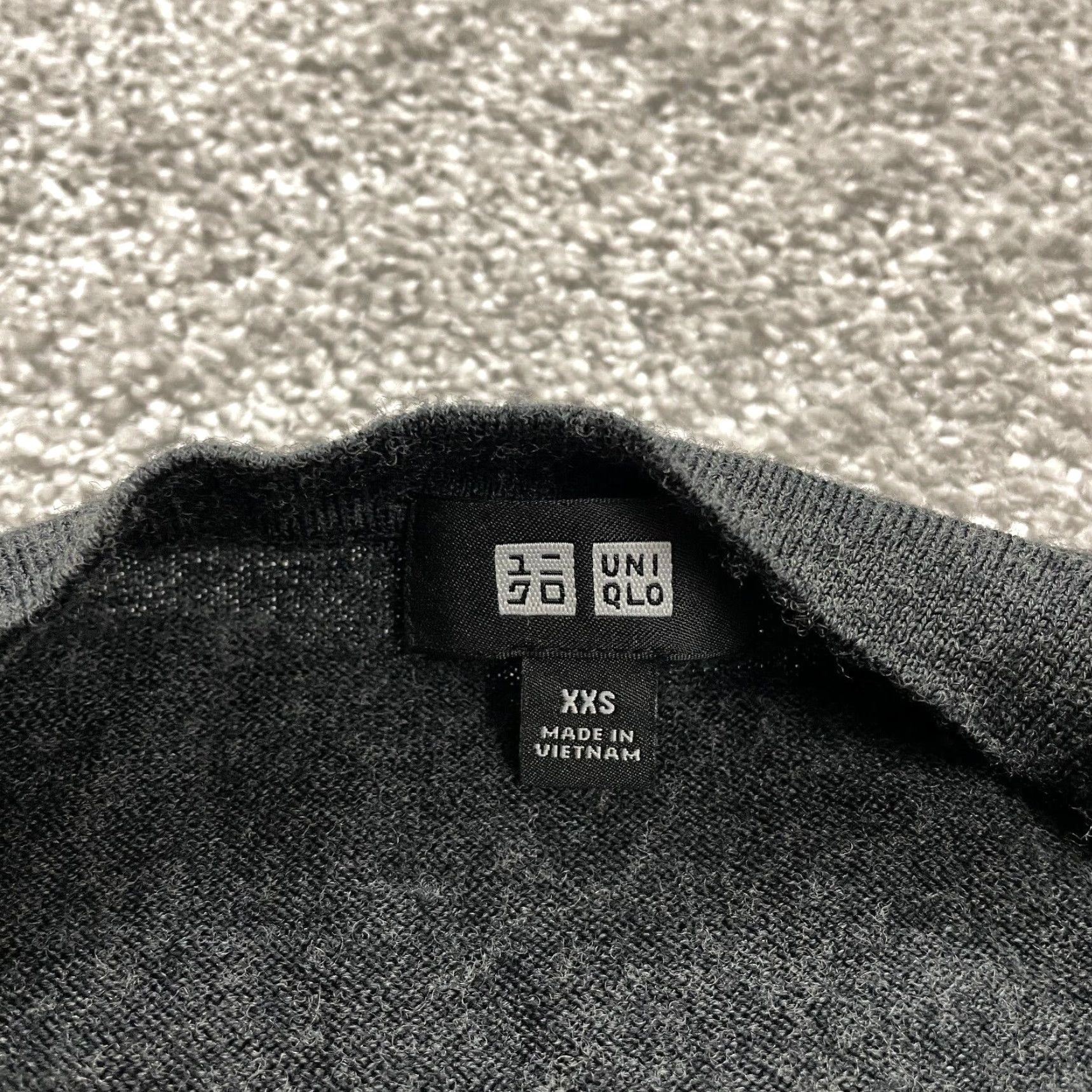 Uniqlo Uniqlo Sweater Women Petites XXS Gray Wool Cardigan V-Neck Button Knit All Seasons Lightweight Size XXS / US 00 / IT 34 - 3 Thumbnail
