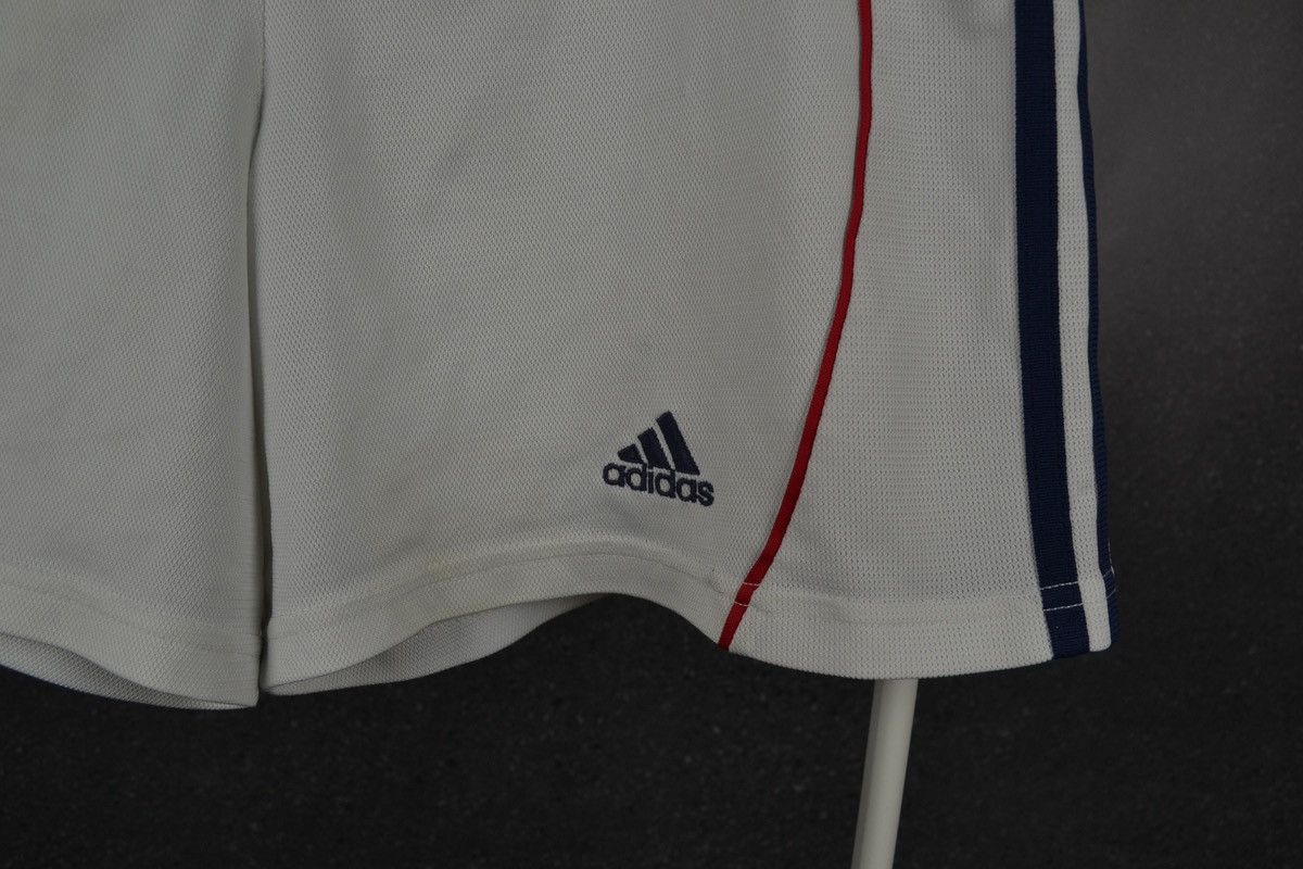 Adidas × Vintage Bayern Munchen Vintage Football Shorts Adidas Soccer Size S Size US 30 / EU 46 - 4 Thumbnail