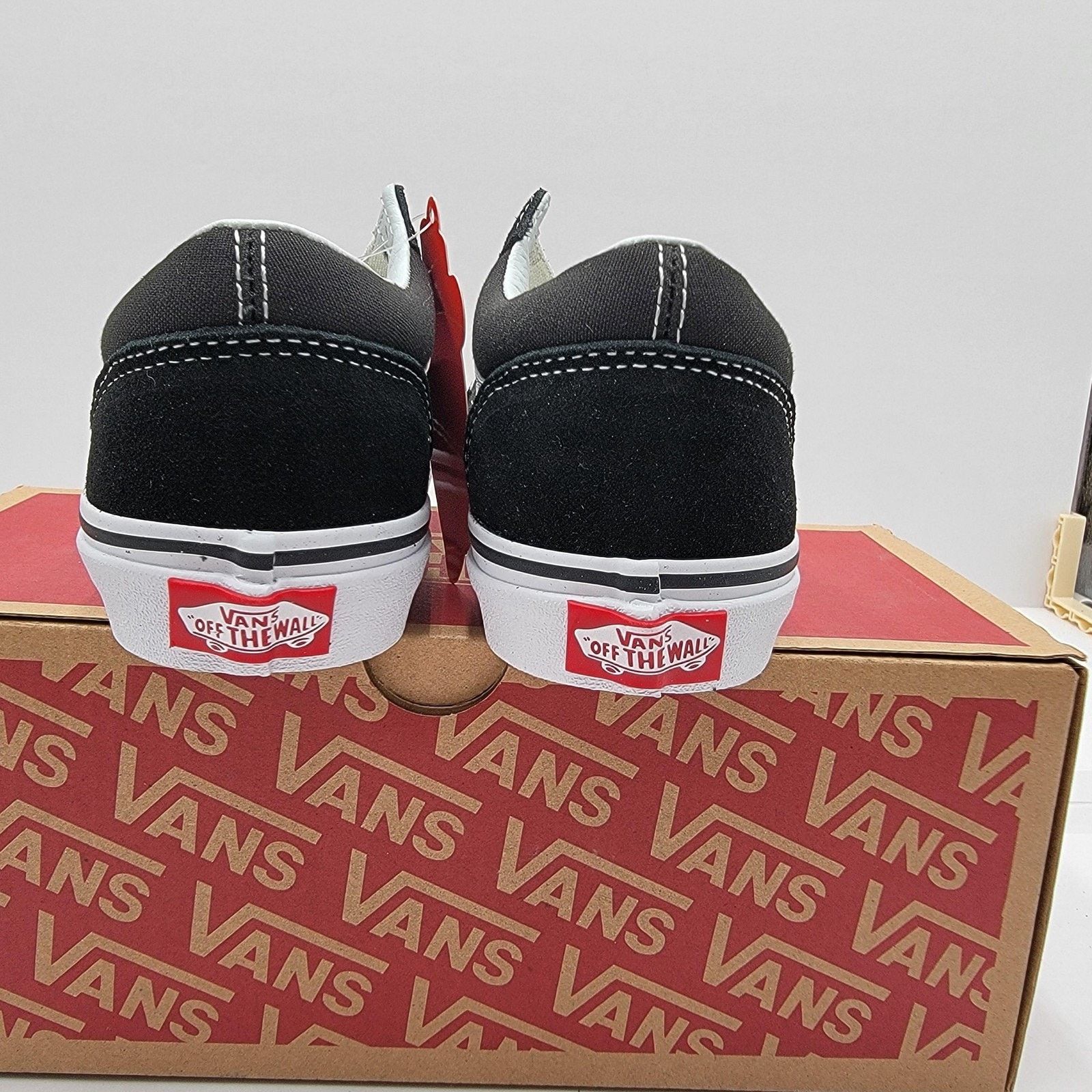 Vans Vans Old Skool Shoes Kids Size 2.5 Classic Skate Black/White Size US 4 / IT 34 - 4 Thumbnail