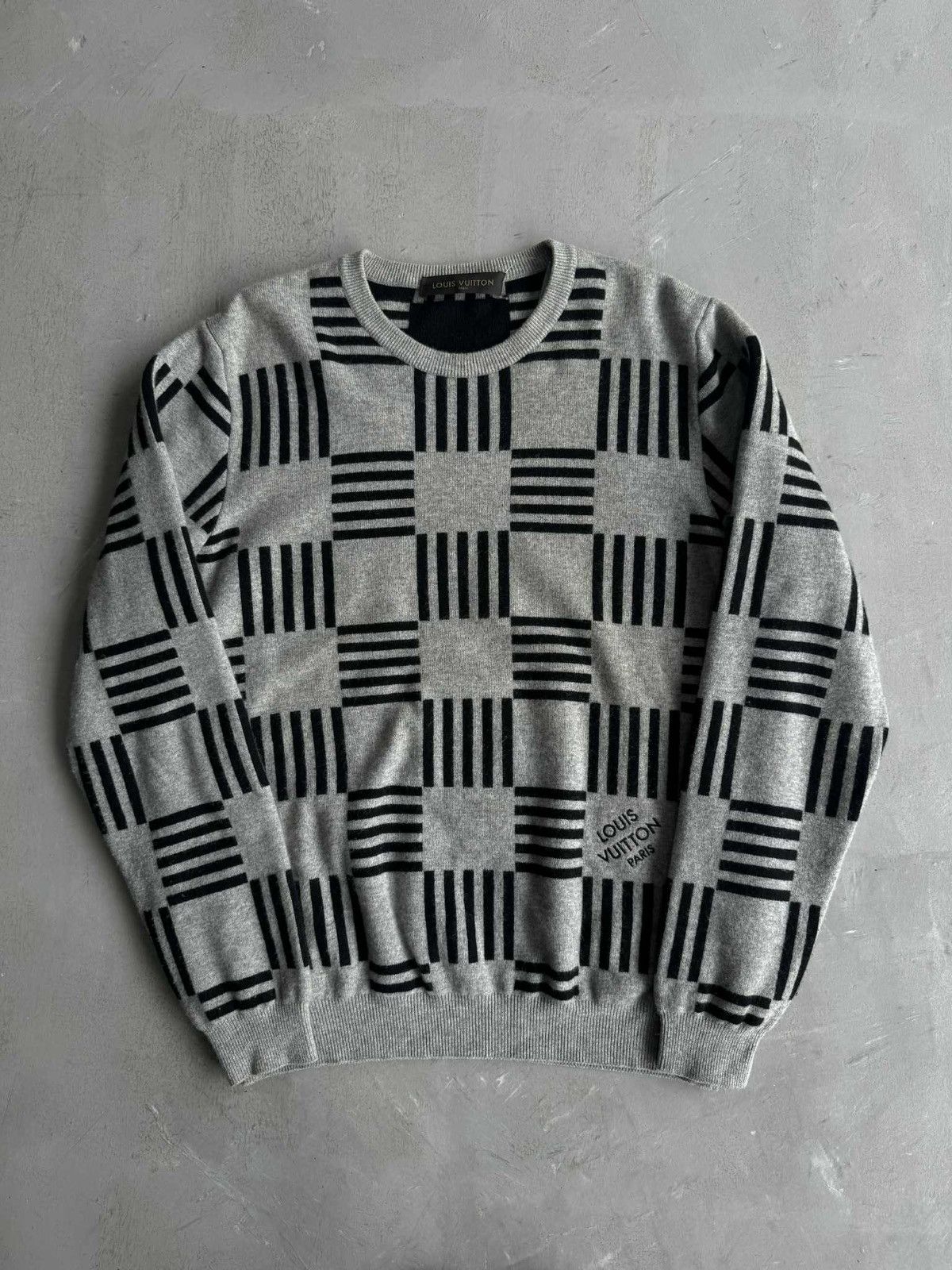 Louis Vuitton Louis Vuitton - Distorted Damier Crewneck Size US XL / EU 56 / 4 - 1 Thumbnail