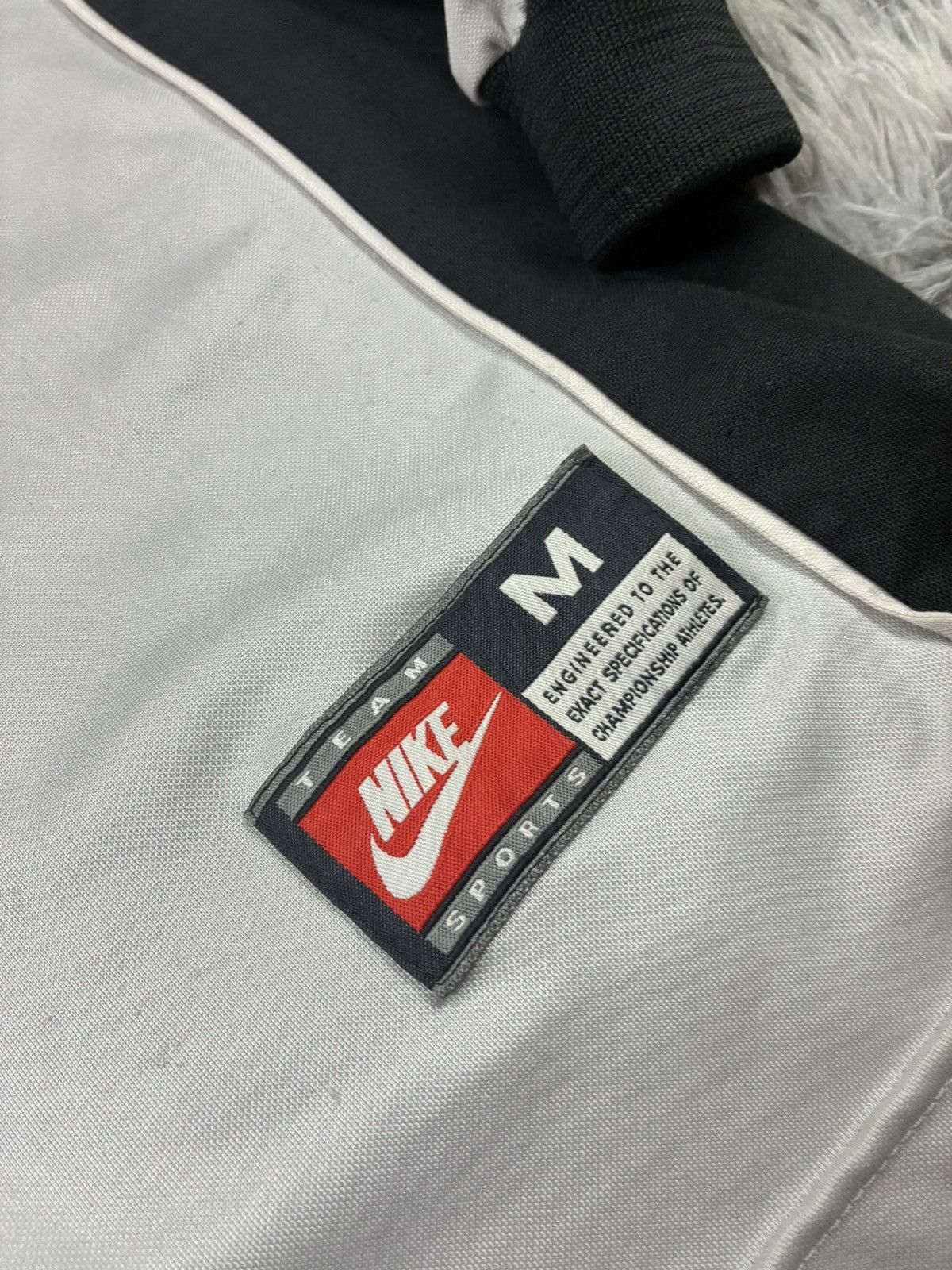 Nike Nike Mens Vintage 1997-98 Borussia Dortmund Jersey Size M Size US M / EU 48-50 / 2 - 4 Thumbnail