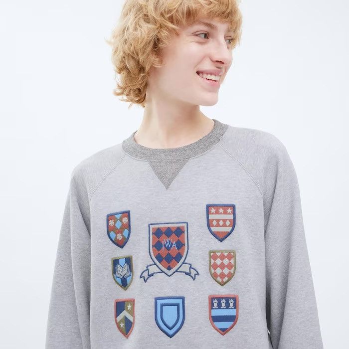 JW Anderson × Uniqlo Large JW Anderson Sweatshirt Gray Coat of Arms Crest Shirt Size US L / EU 52-54 / 3 - 10 Thumbnail