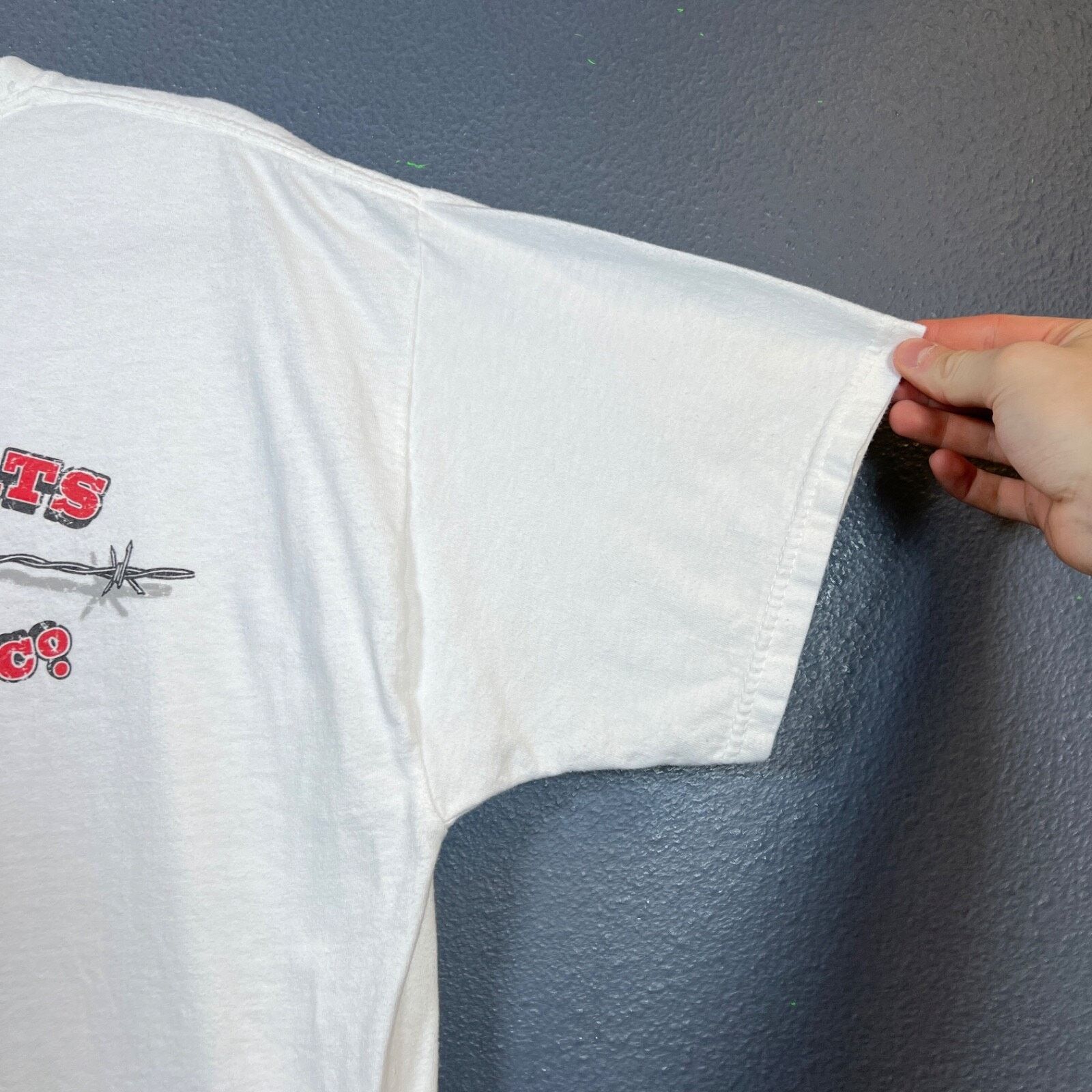 Hanes Hanes XL White t-shirt STEELY FLATS BARDER WIRE C? Vintage Size US XL / EU 56 / 4 - 4 Thumbnail