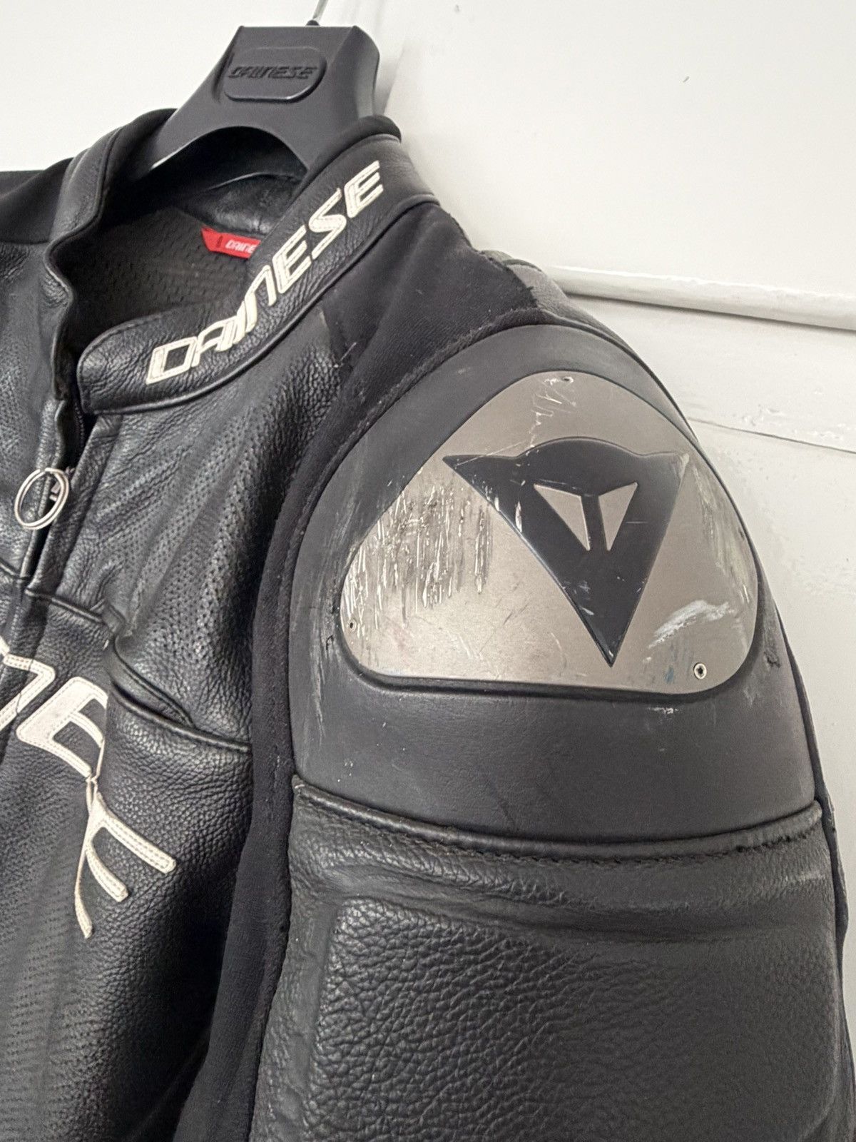 Dainese DAINESE RACING 3 D AIR MENS LEATHER SPORTS MOTORCYCLE JACKET Size US L / EU 52-54 / 3 - 12 Thumbnail