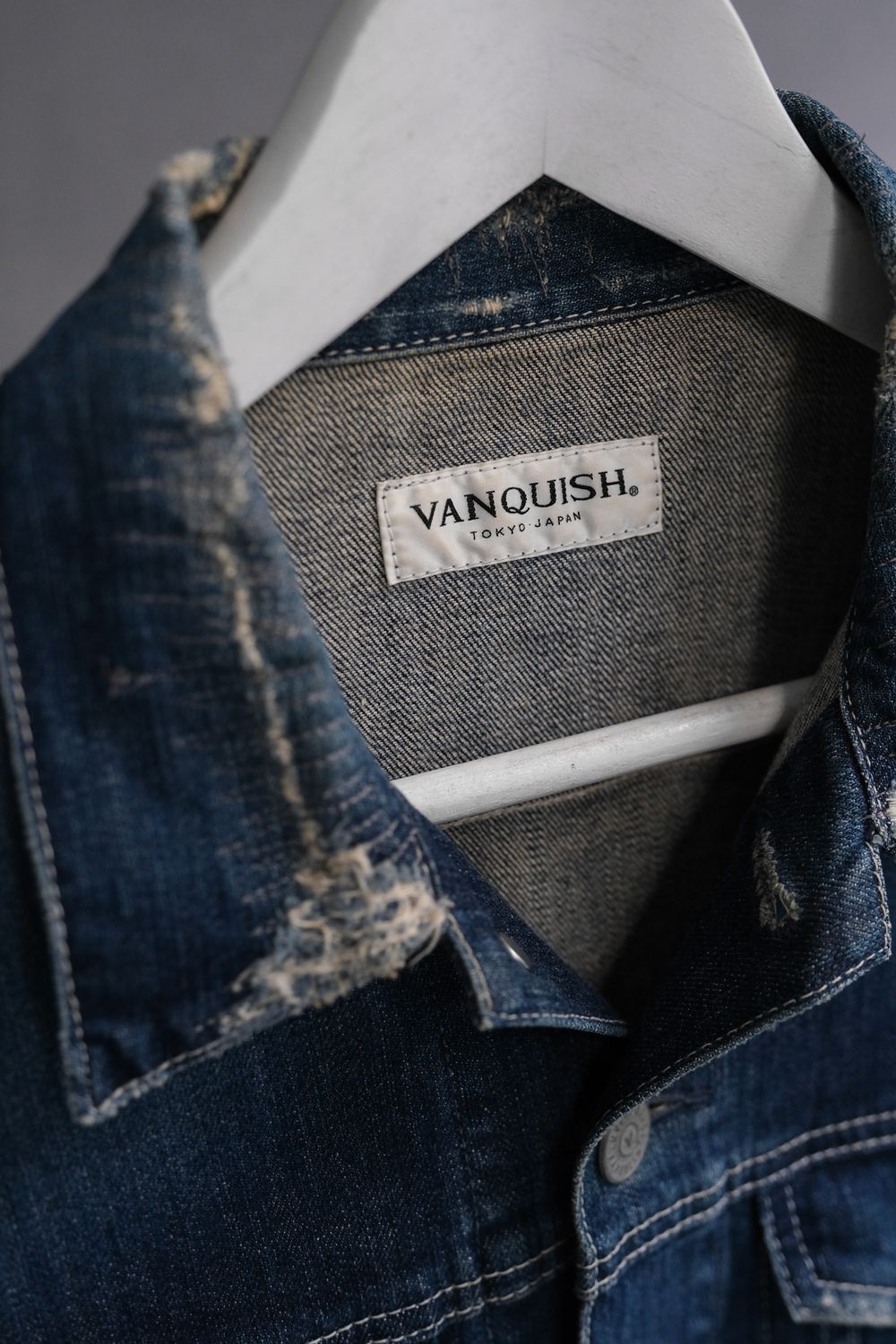 Vanquish VANQUISH Washed Distressed Denim Trucker Jacket Size US S / EU 44-46 / 1 - 2 Thumbnail