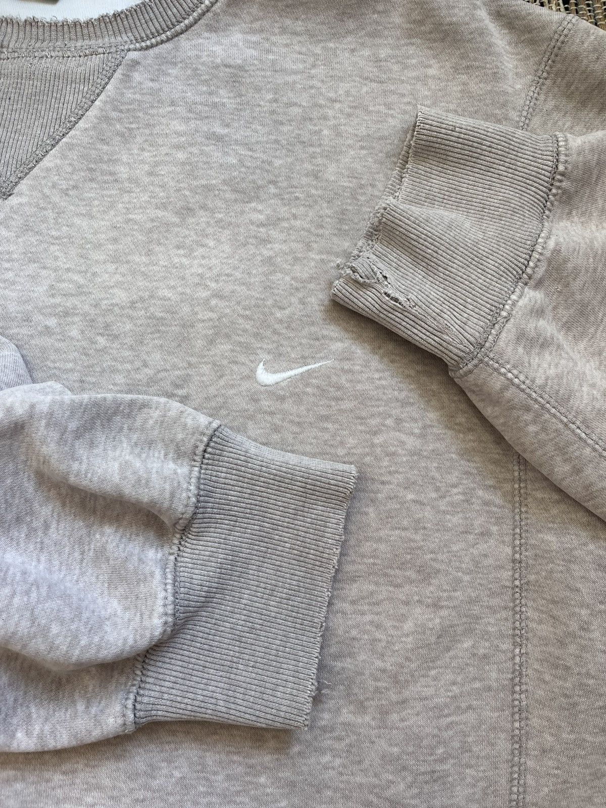 Nike × Vintage Vintage 00s Nike Sweatshirt Beige Distressed Minimalistic Size US L / EU 52-54 / 3 - 9 Thumbnail
