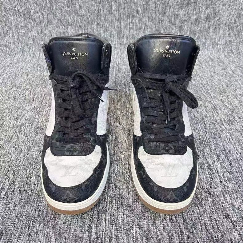 Louis Vuitton Louis Vuitton Louis Vuitton Rivoli HighTop Sneakers Black Size US 9.5 / EU 42-43 - 4 Thumbnail