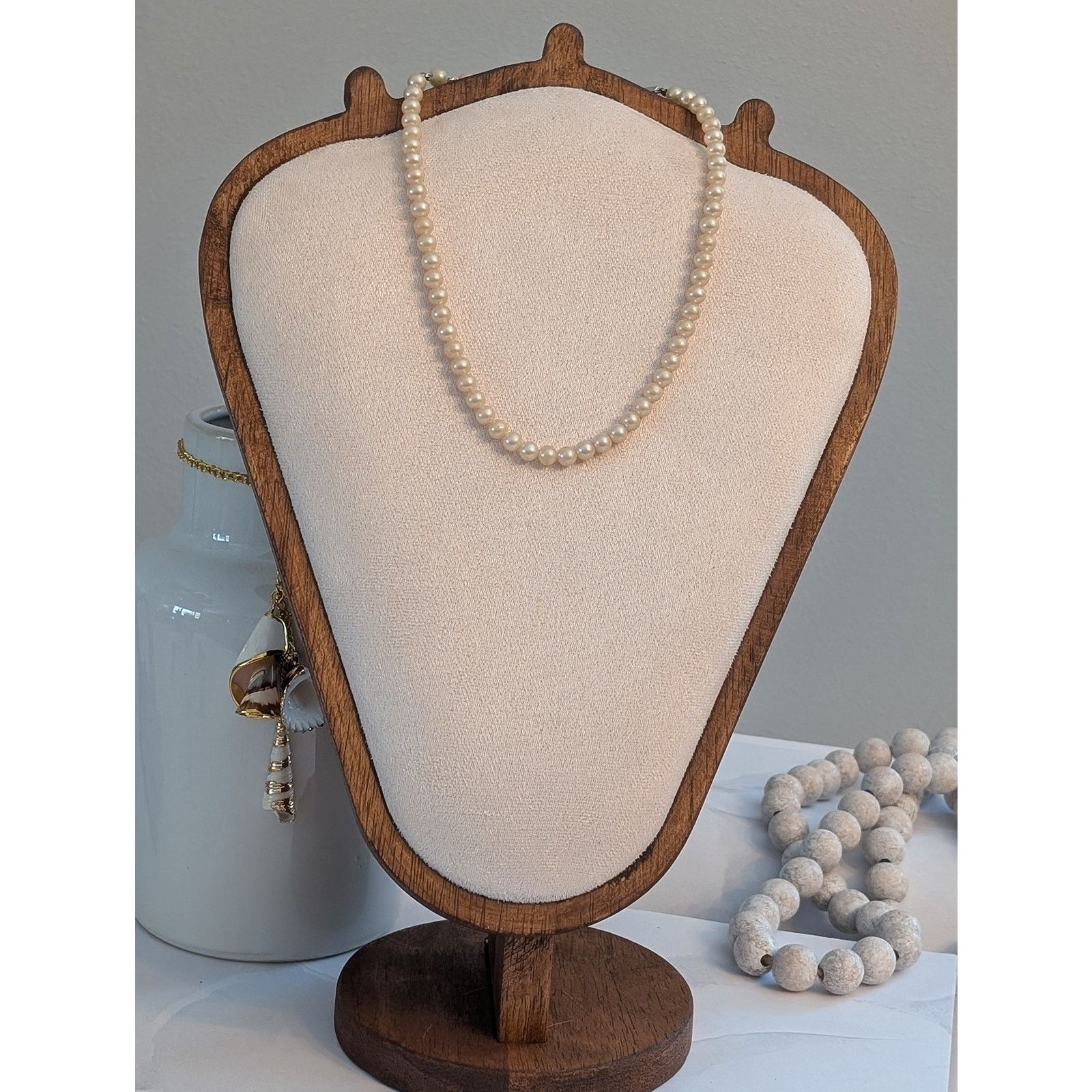 Vintage Vintage 1980s Trifari 15" Ivory Faux Pearl Choker Necklace Size ONE SIZE - 1 Thumbnail
