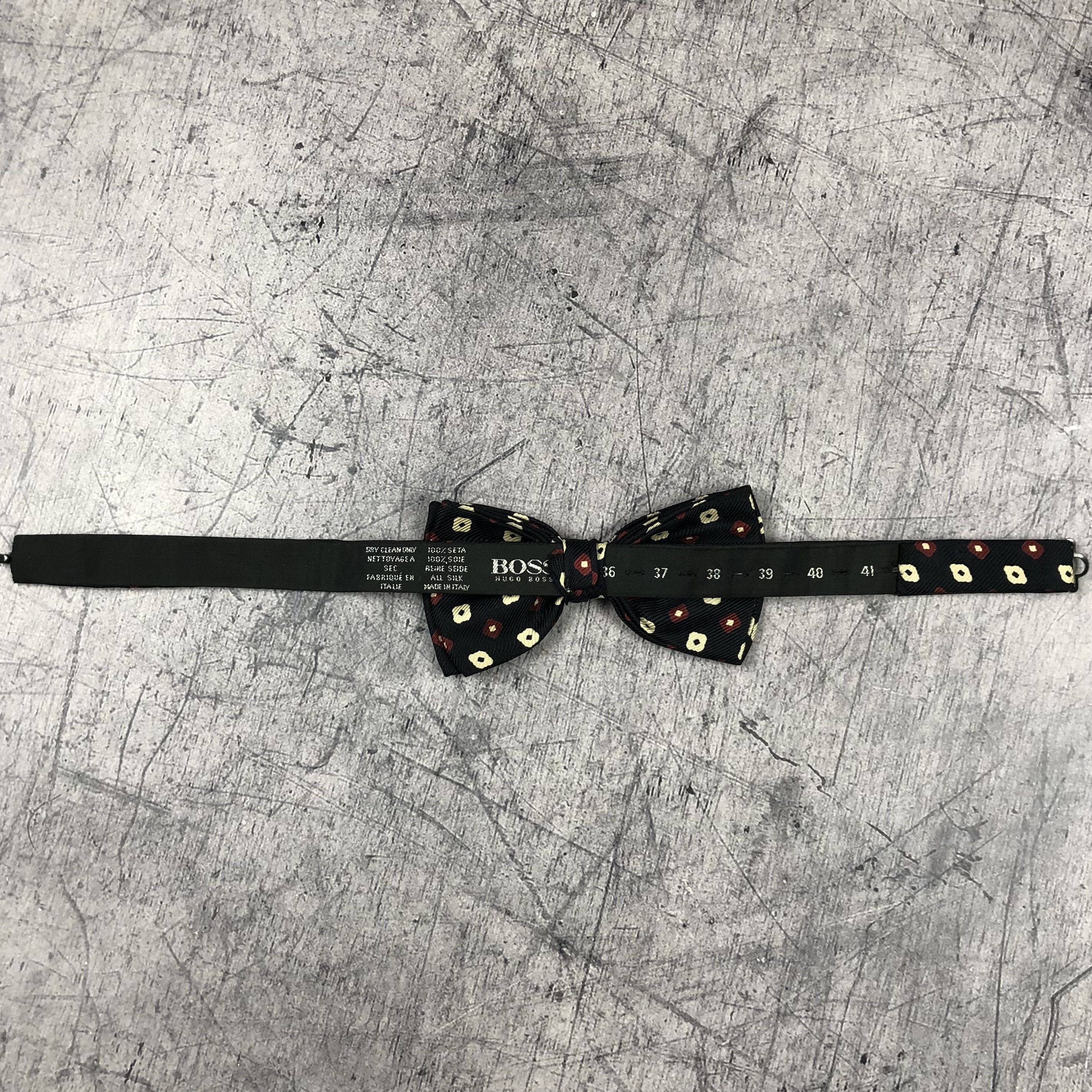 Hugo Boss Vintage Hugo Boss Silk Bow Tie Size ONE SIZE - 5 Thumbnail