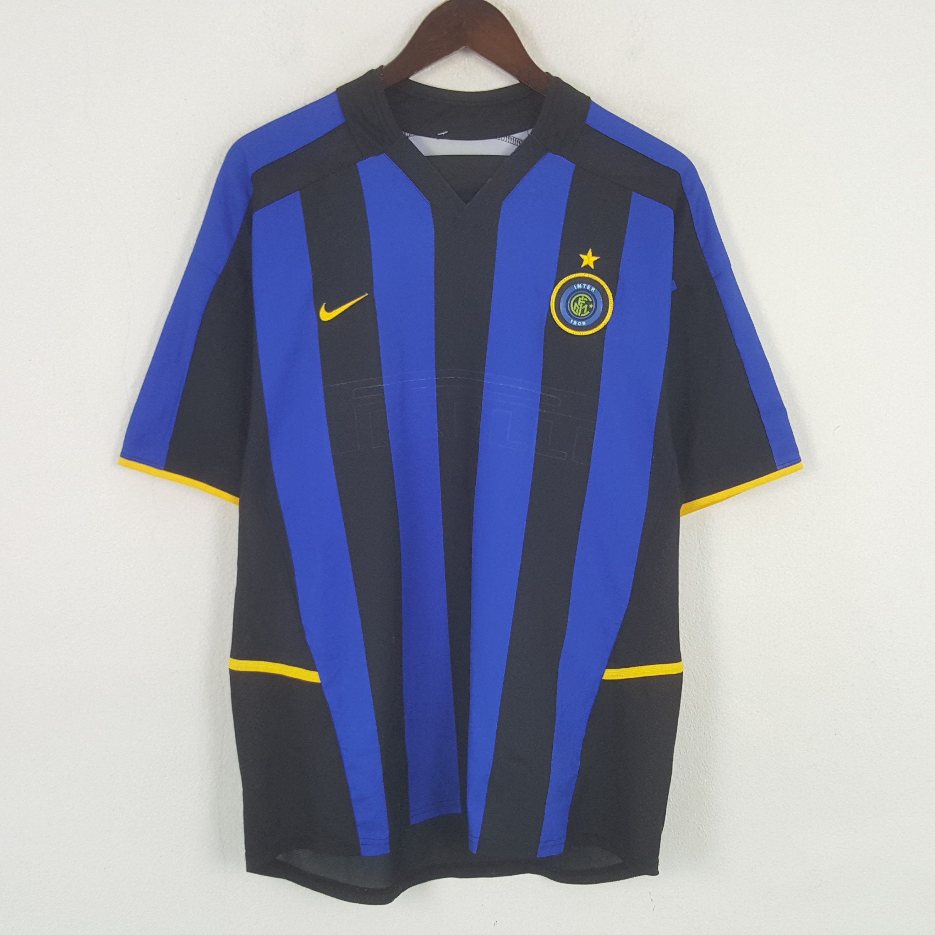 Nike Vintage Nike Inter Milan Football Club Jersey Tshirt Size US L / EU 52-54 / 3 - 1 Thumbnail