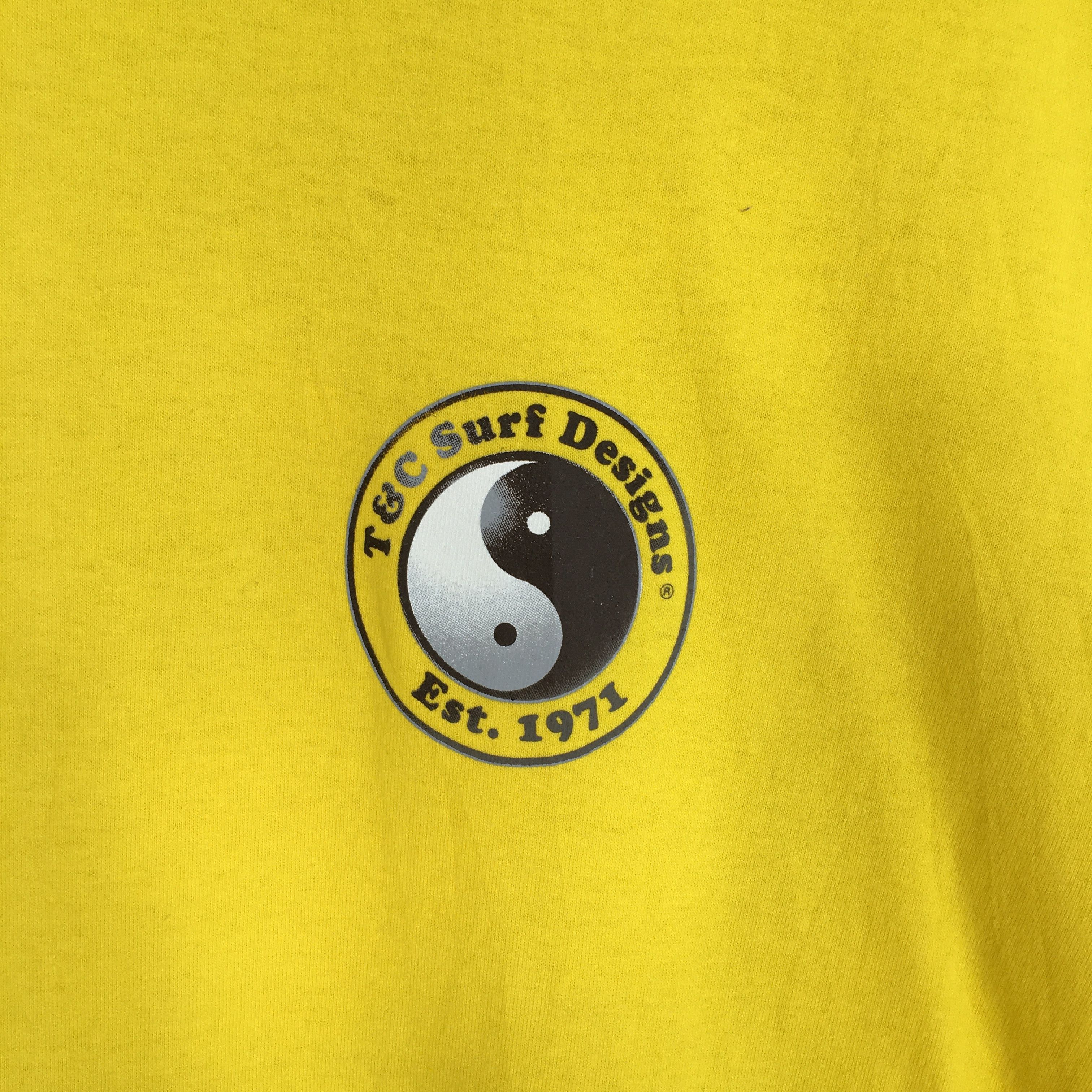 Vintage 90's T&C Surf Designs Yin Yang Surfing Yellow T shirt Medium Size US M / EU 48-50 / 2 - 5 Thumbnail