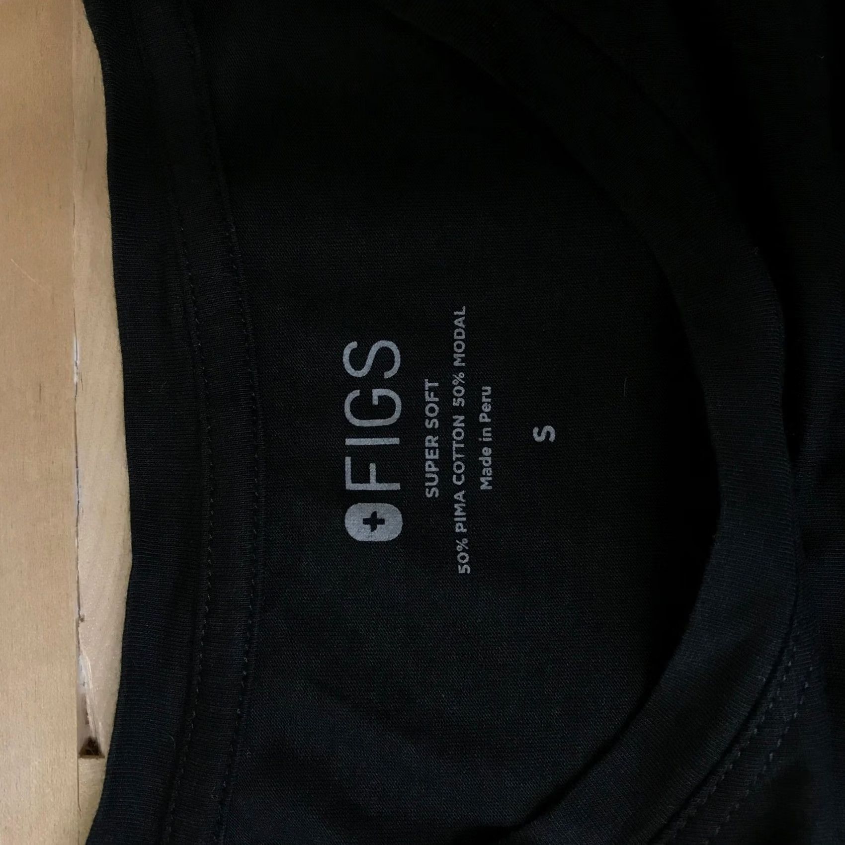Logo 7 FIGS Shirt Mens S Black Super Soft Long Sleeve Underscrub Aya Healthcare Logo Size US S / EU 44-46 / 1 - 7 Thumbnail