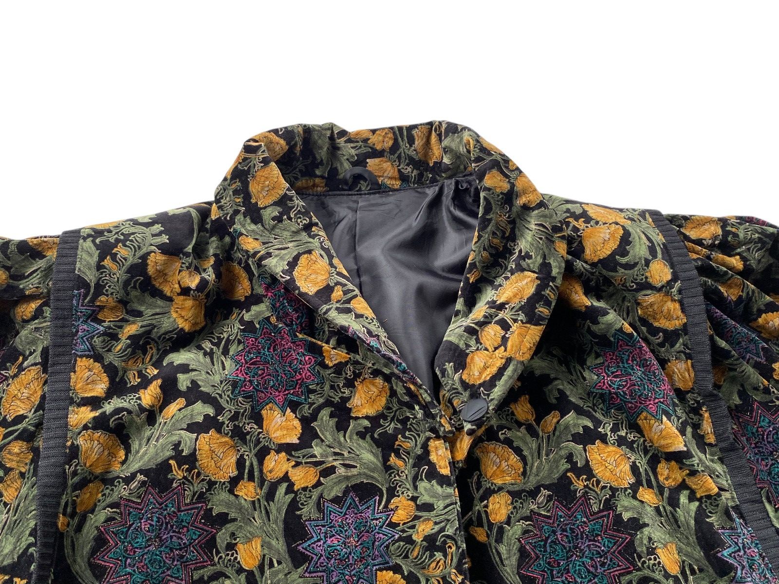 Japanese Brand × Vintage Vtg Velvet Full Printed Flower Japanese Brand Size US M / EU 48-50 / 2 - 10 Thumbnail