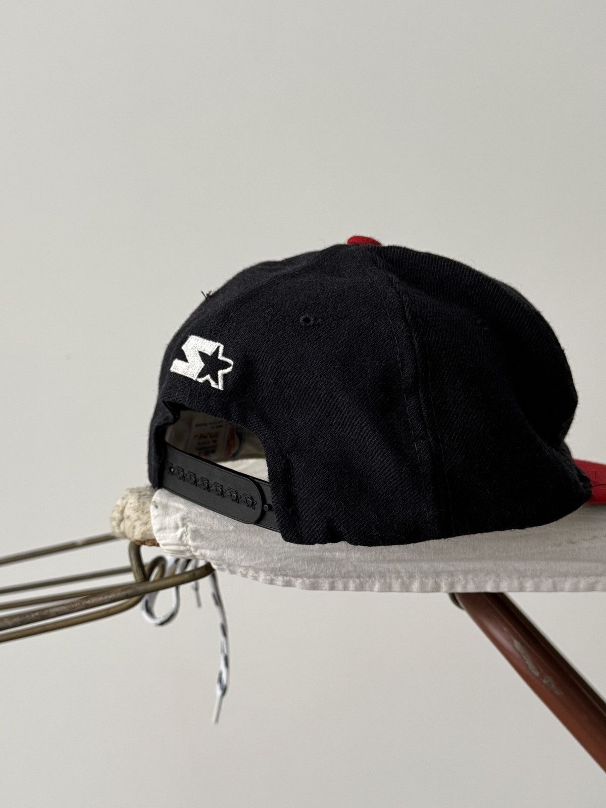 NBA × Vintage Vintage 90s NBA Chicago Bulls by Starter Wool Snapback Cap Size ONE SIZE - 3 Thumbnail
