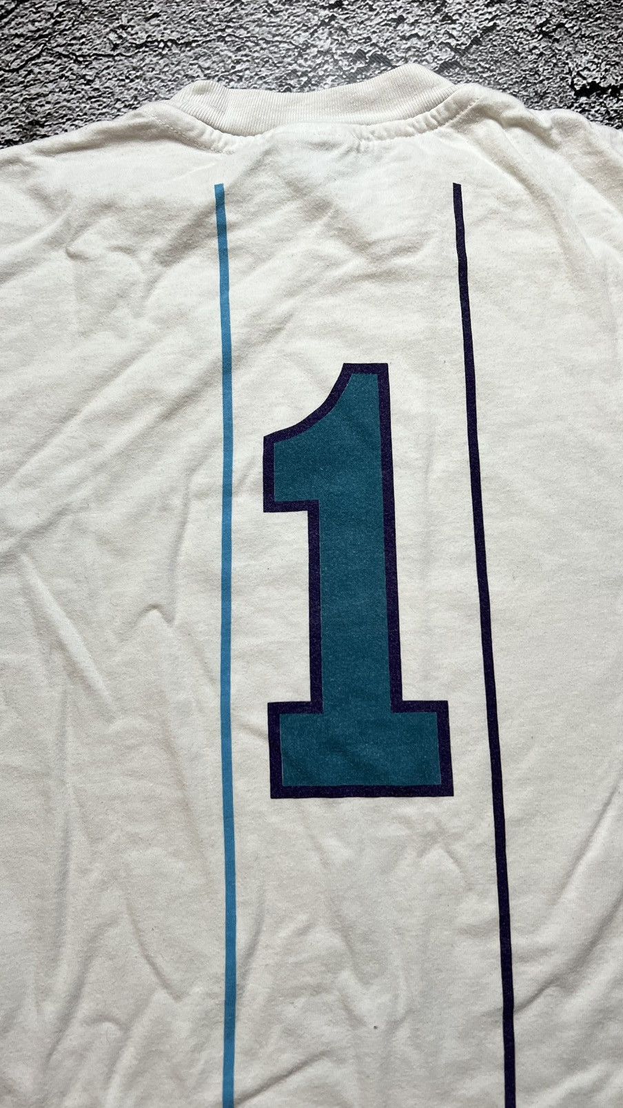 Champion VTG 90’s Charlotte Hornets NBA Muggsy Bogues champion tee Size US S / EU 44-46 / 1 - 5 Thumbnail