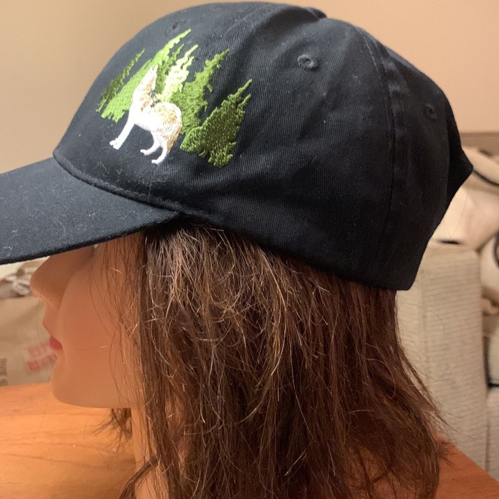 Vintage Wolf Embroidered Baseball Hat/Cap Trucker hat Size ONE SIZE - 7 Thumbnail