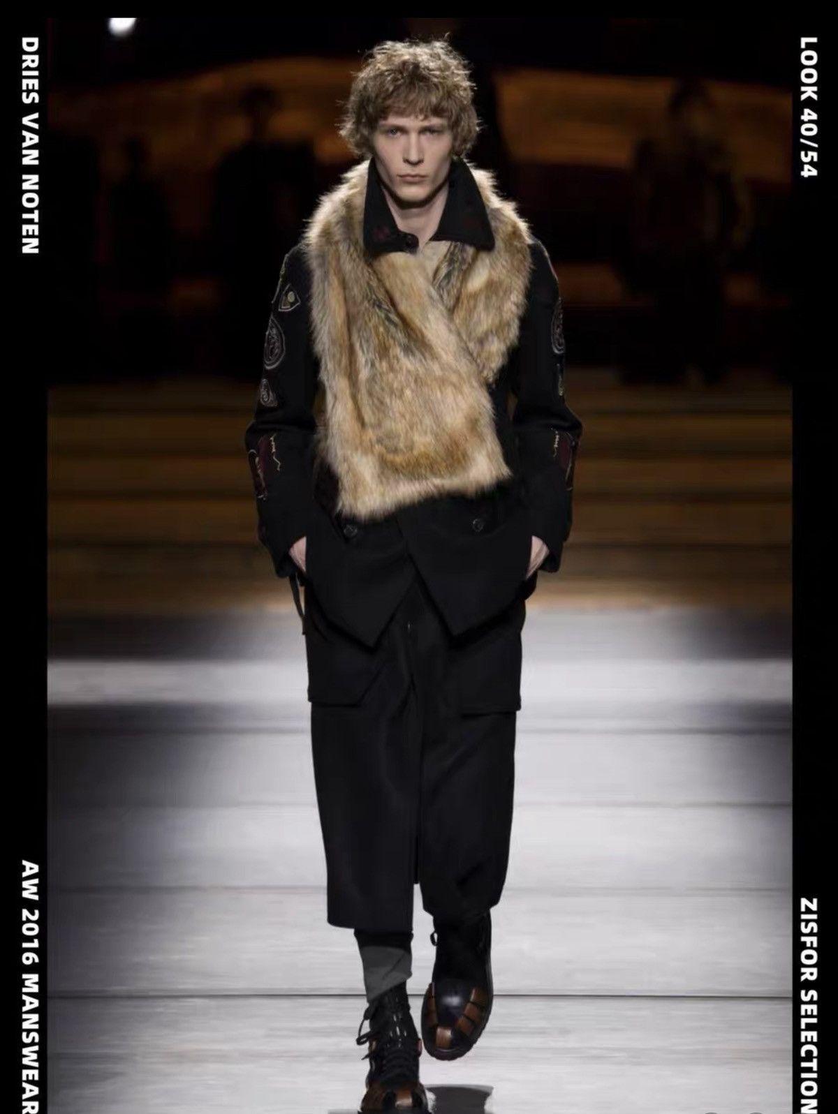 Dries Van Noten DRIES VAN NOTEN AW16 Runway Emblem DoubleBreasted Wool Coat Size US S / EU 44-46 / 1 - 7 Thumbnail