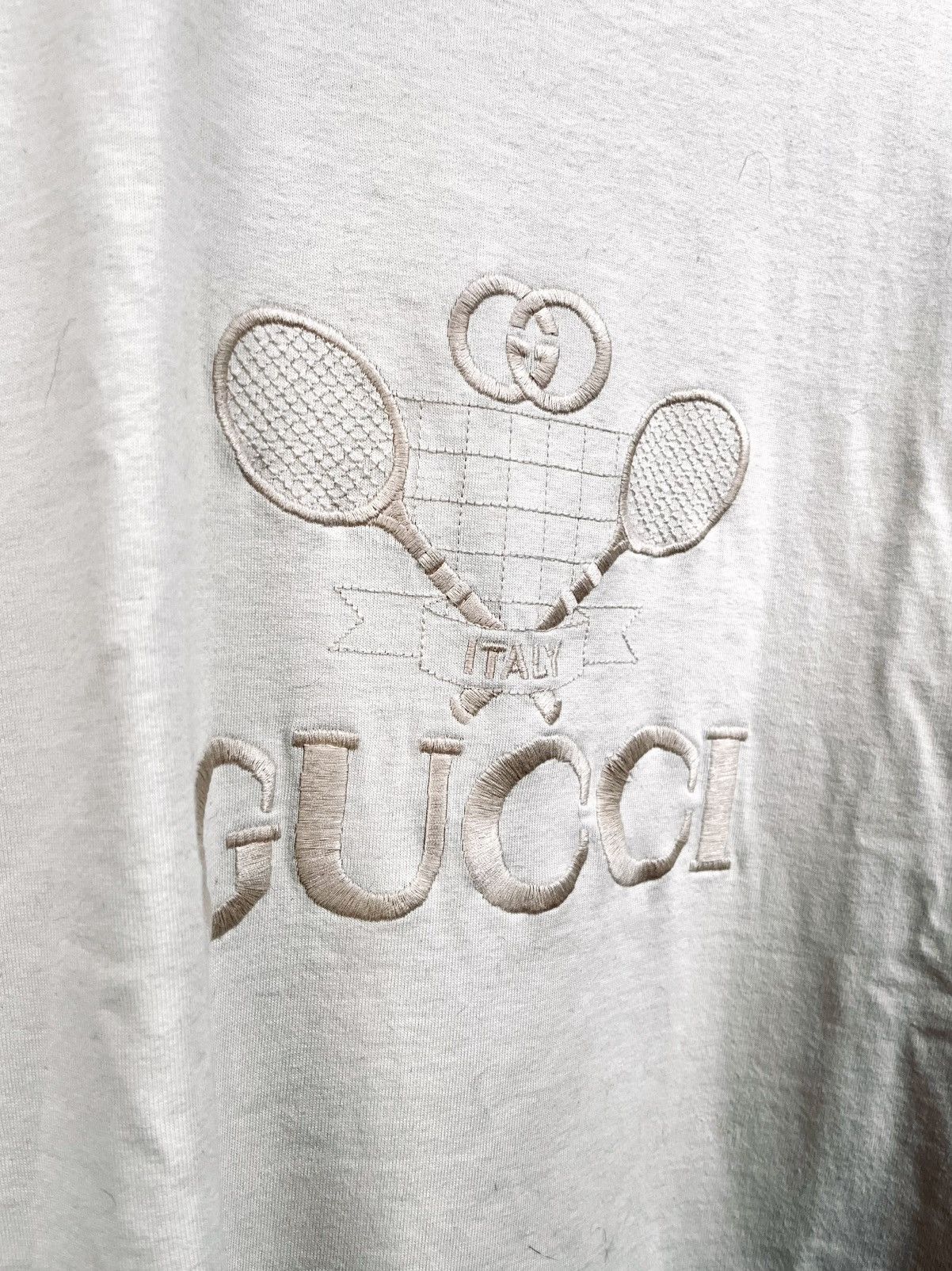 Gucci Men’s Cream Gucci Shirt w/ Embroidered Graphic Size US M / EU 48-50 / 2 - 2 Thumbnail