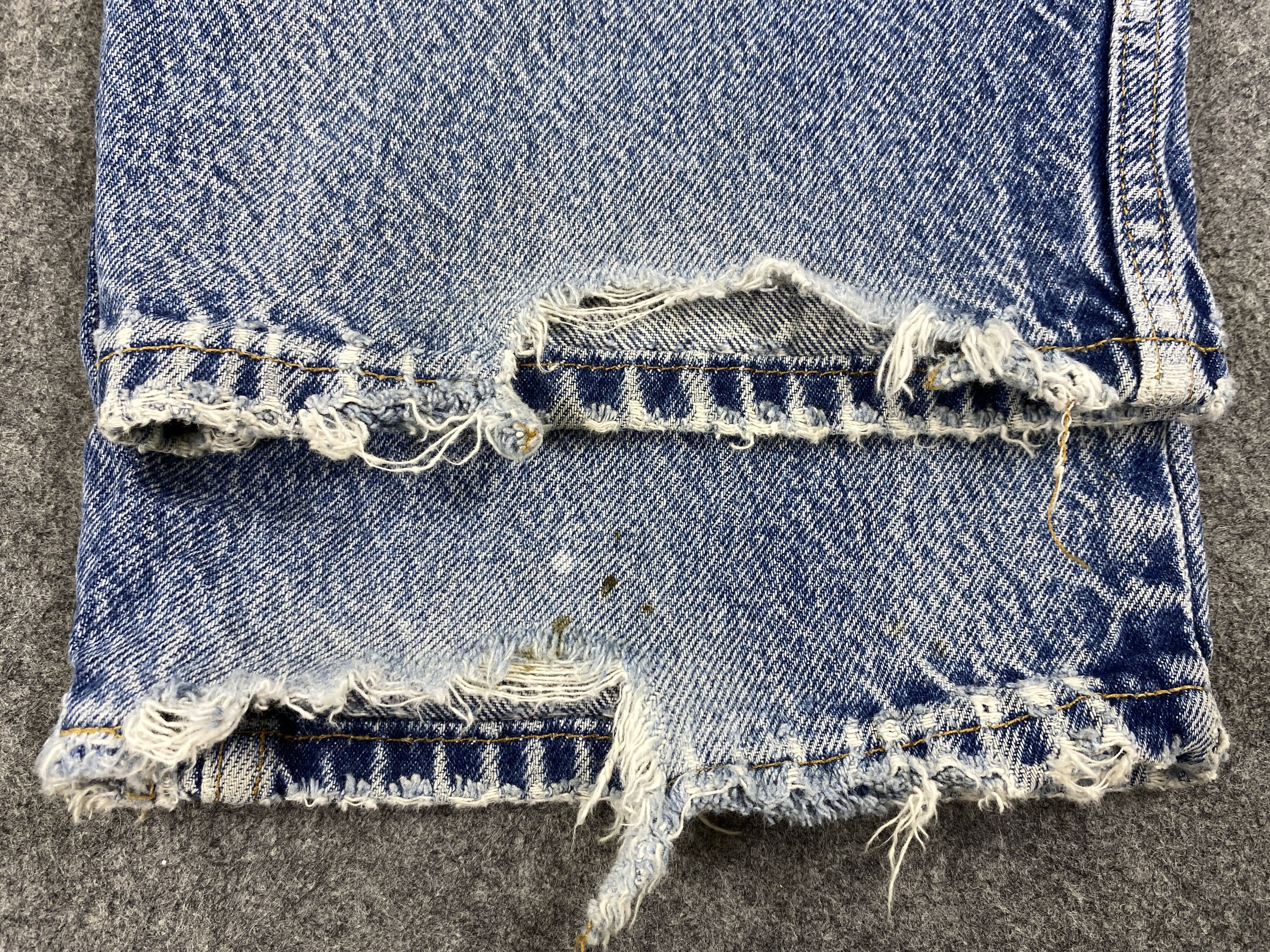 Levi's Blue Wash Vintage Levi's 505 Jeans 39x30 Denim -JN1296 Size US 39 - 11 Thumbnail