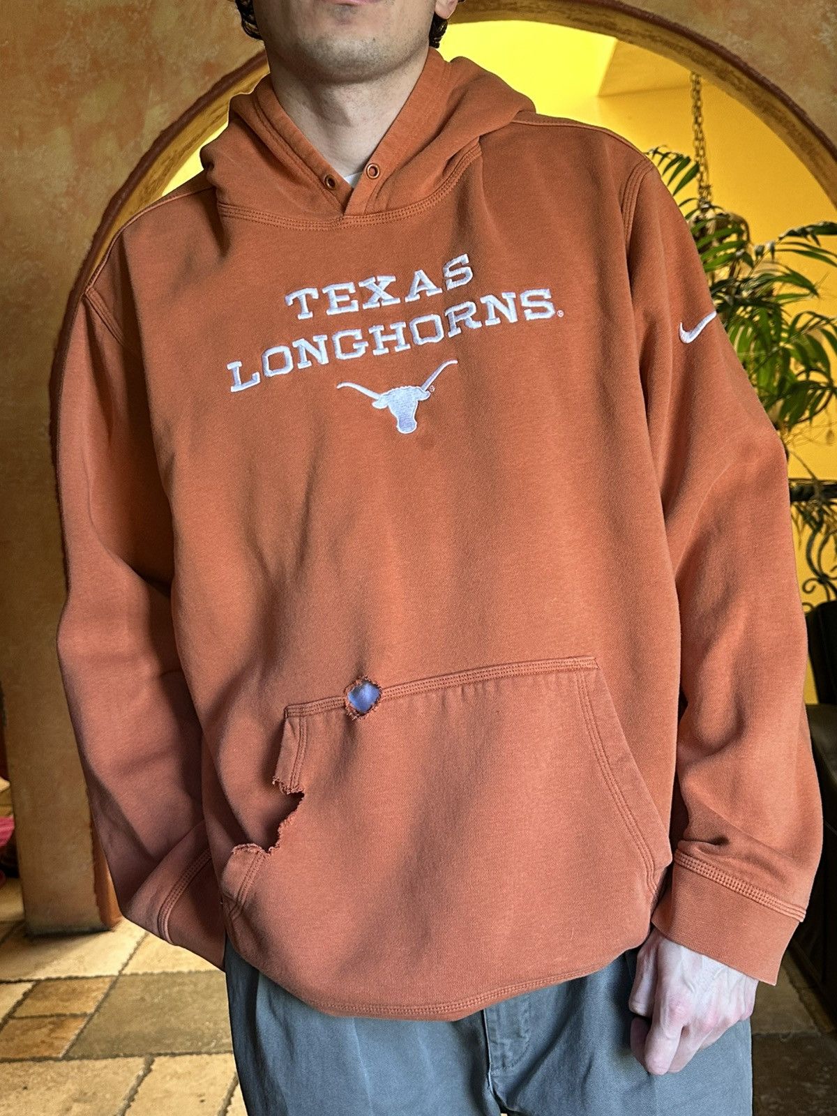 Nike vtg thrashed Nike University of Texas Longhorns Hoodie Y2K Size US XXL / EU 58 / 5 - 8 Thumbnail