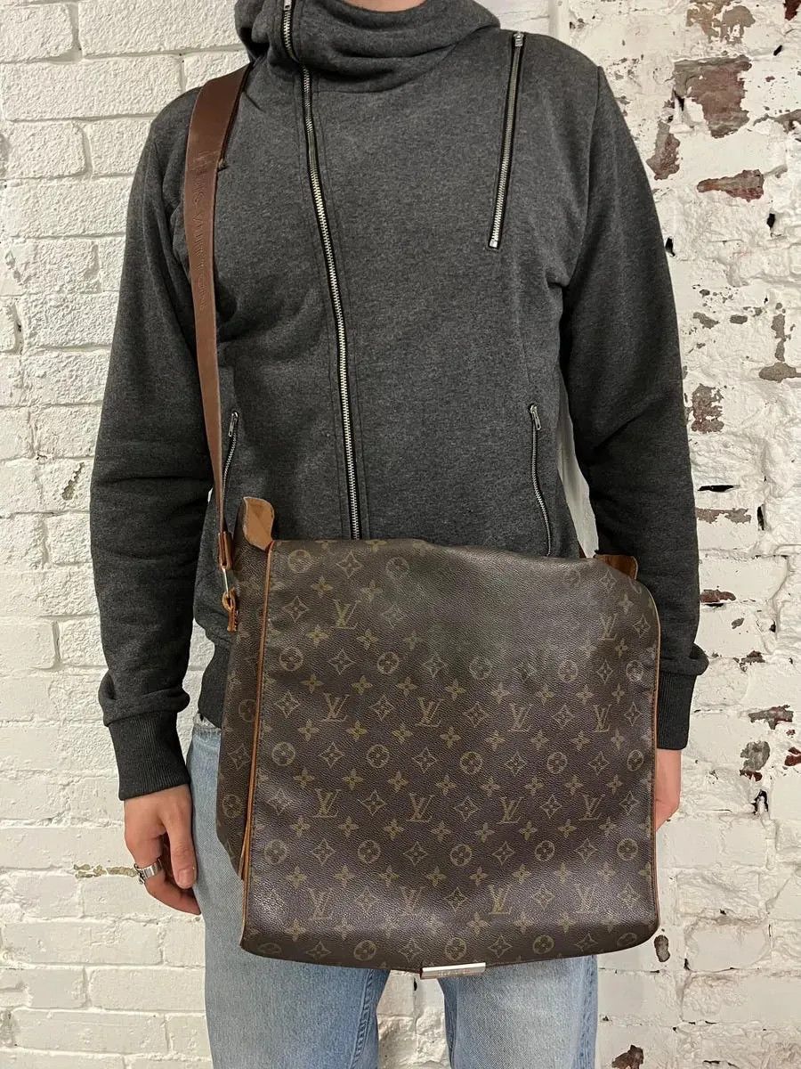 Louis Vuitton 2000s Louis Vuitton Brown Monogram Leather Shoulder Bag Size ONE SIZE - 2 Thumbnail